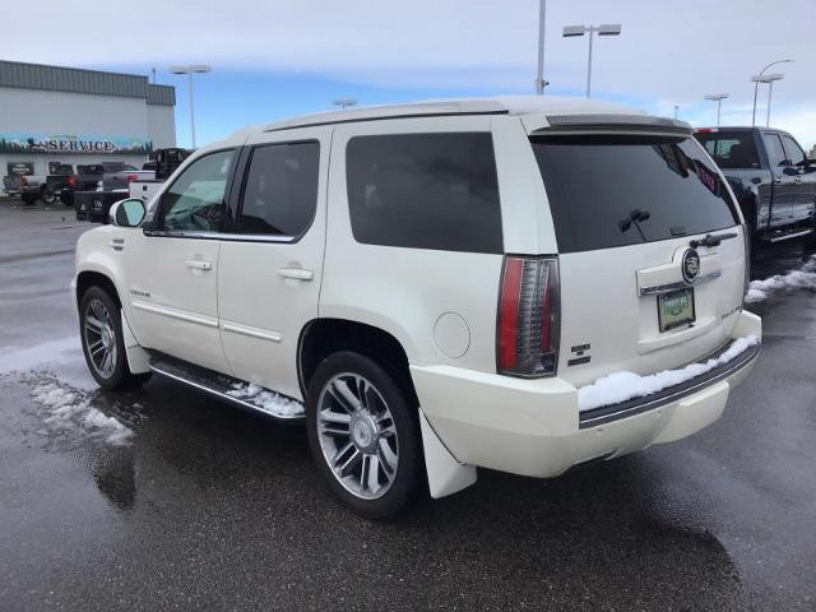 2012 WHITE /WHITE Cadillac Escalade AWD Luxury (1GYS4BEF2CR) with an 6.2L V8 OHV 16V FFV engine, 6-Speed Automatic transmission, located at 1235 N Woodruff Ave., Idaho Falls, 83401, (208) 523-1053, 43.507172, -112.000488 - Photo #2