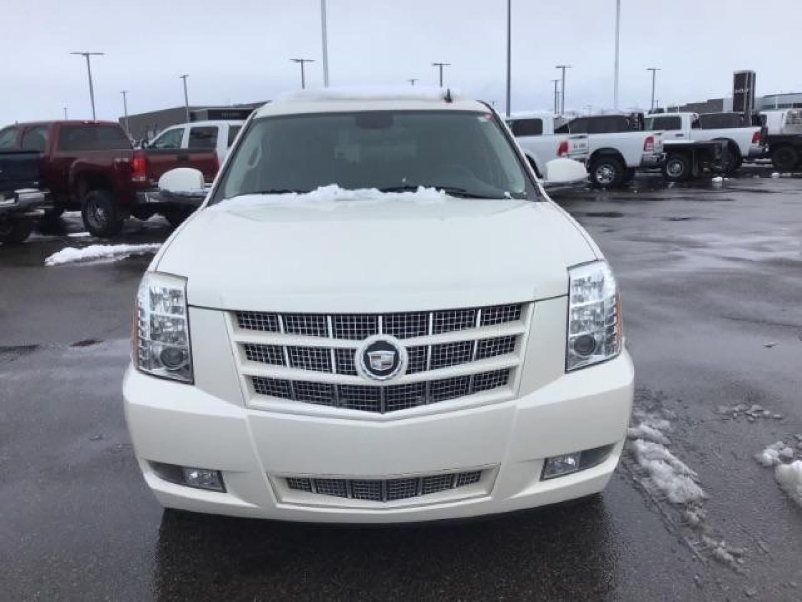 2012 WHITE /WHITE Cadillac Escalade AWD Luxury (1GYS4BEF2CR) with an 6.2L V8 OHV 16V FFV engine, 6-Speed Automatic transmission, located at 1235 N Woodruff Ave., Idaho Falls, 83401, (208) 523-1053, 43.507172, -112.000488 - Photo #6