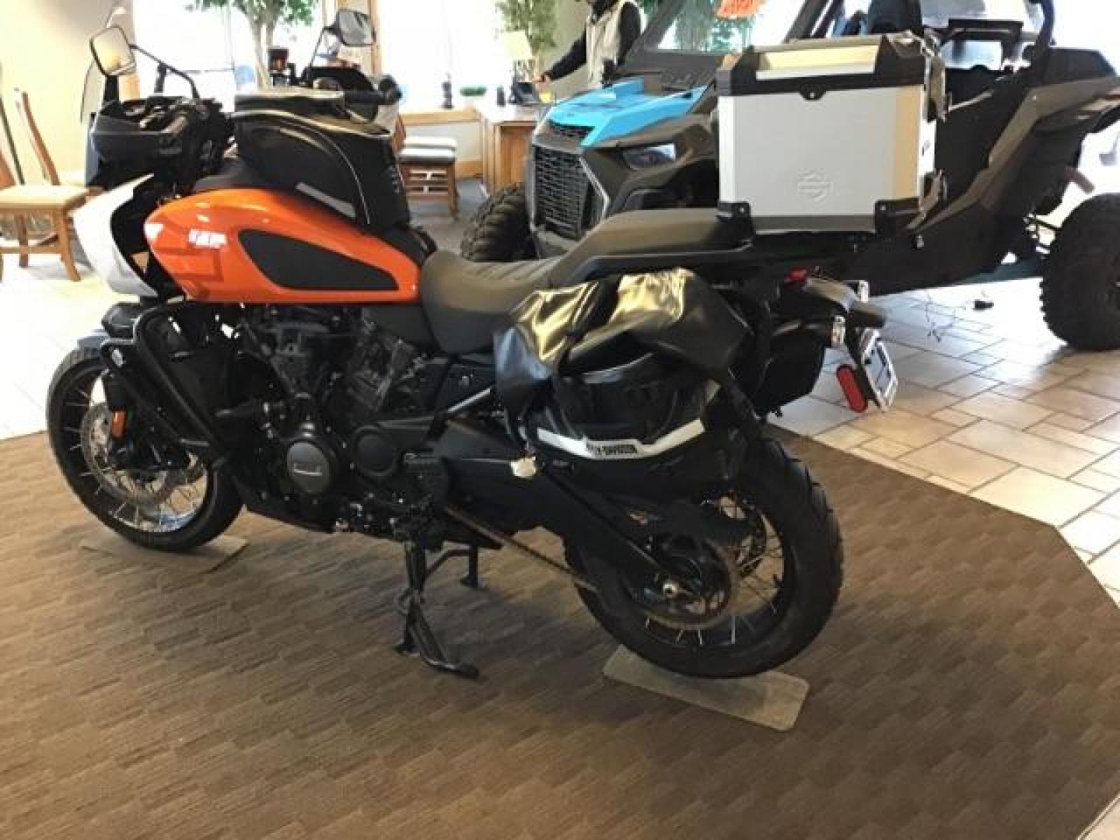 2021 ORANGE Harley-Davidson RA1250 S - (1HD1ZES1XMB) , located at 1235 N Woodruff Ave., Idaho Falls, 83401, (208) 523-1053, 43.507172, -112.000488 - This 2021 Harley Davidson RA 250S, has low miles. It has 1141 miles. It is a local trade in. Has all of the bags to put all of your travel gear in. At Timberline Auto it is always easy to find a great deal on your next vehicle! Our experienced sales staff can help find the right vehicle that will fi - Photo #2