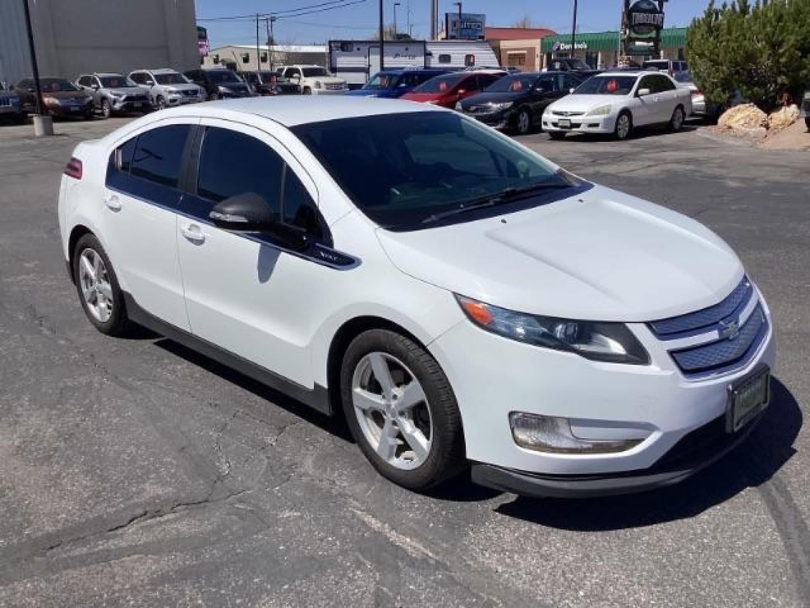 2013 WHITE Chevrolet Volt Premium (1G1RB6E48DU) with an 1.4L L4 DOHC 16V PLUG-IN HYBRID engine, Continuously Variable Transmission transmission, located at 1235 N Woodruff Ave., Idaho Falls, 83401, (208) 523-1053, 43.507172, -112.000488 - Photo #6