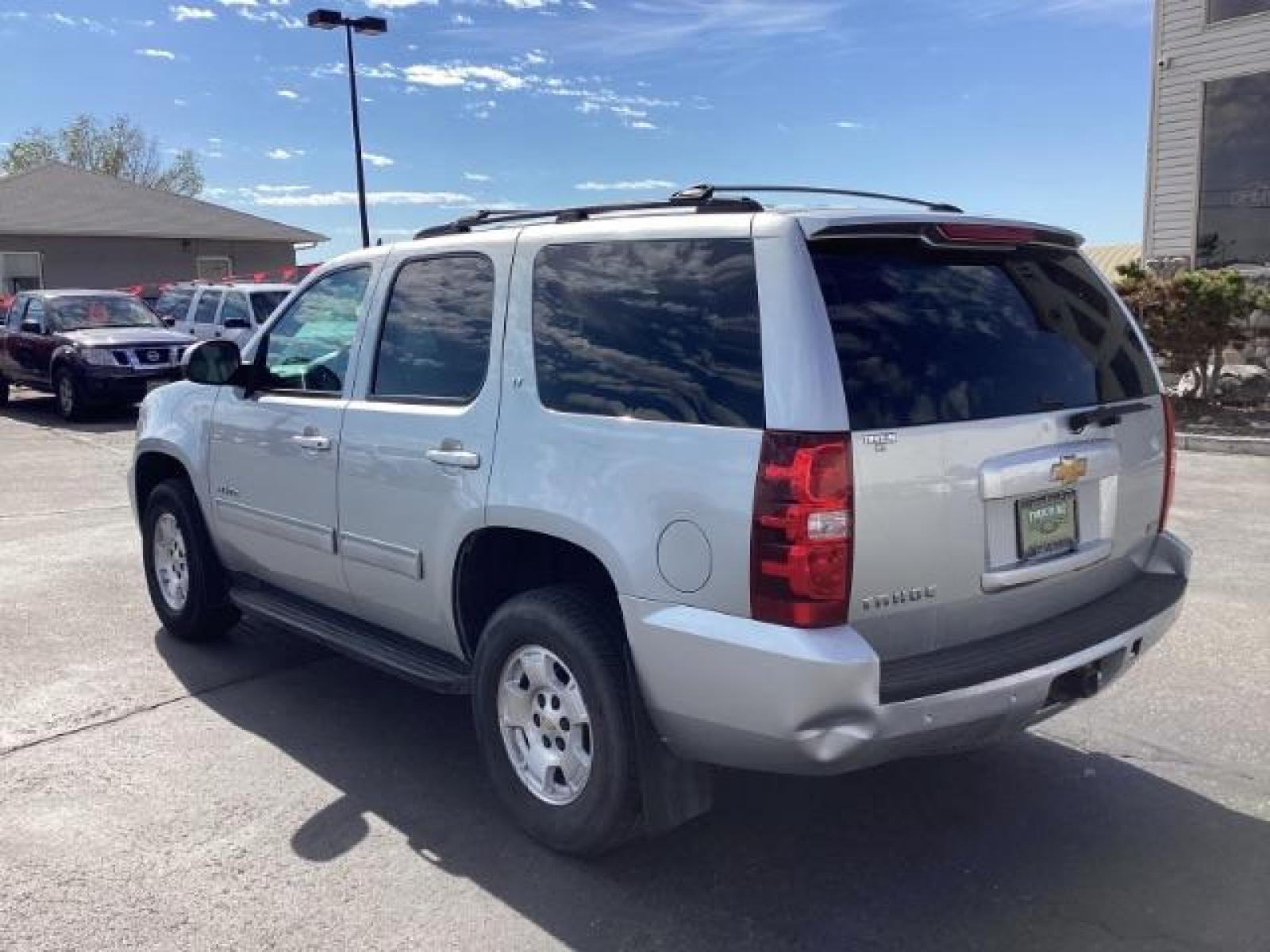 2012 SILVER Chevrolet Tahoe LT 4WD (1GNSKBE00CR) with an 5.3L V8 OHV 16V FFV engine, 6-Speed Automatic transmission, located at 1235 N Woodruff Ave., Idaho Falls, 83401, (208) 523-1053, 43.507172, -112.000488 - Photo #3