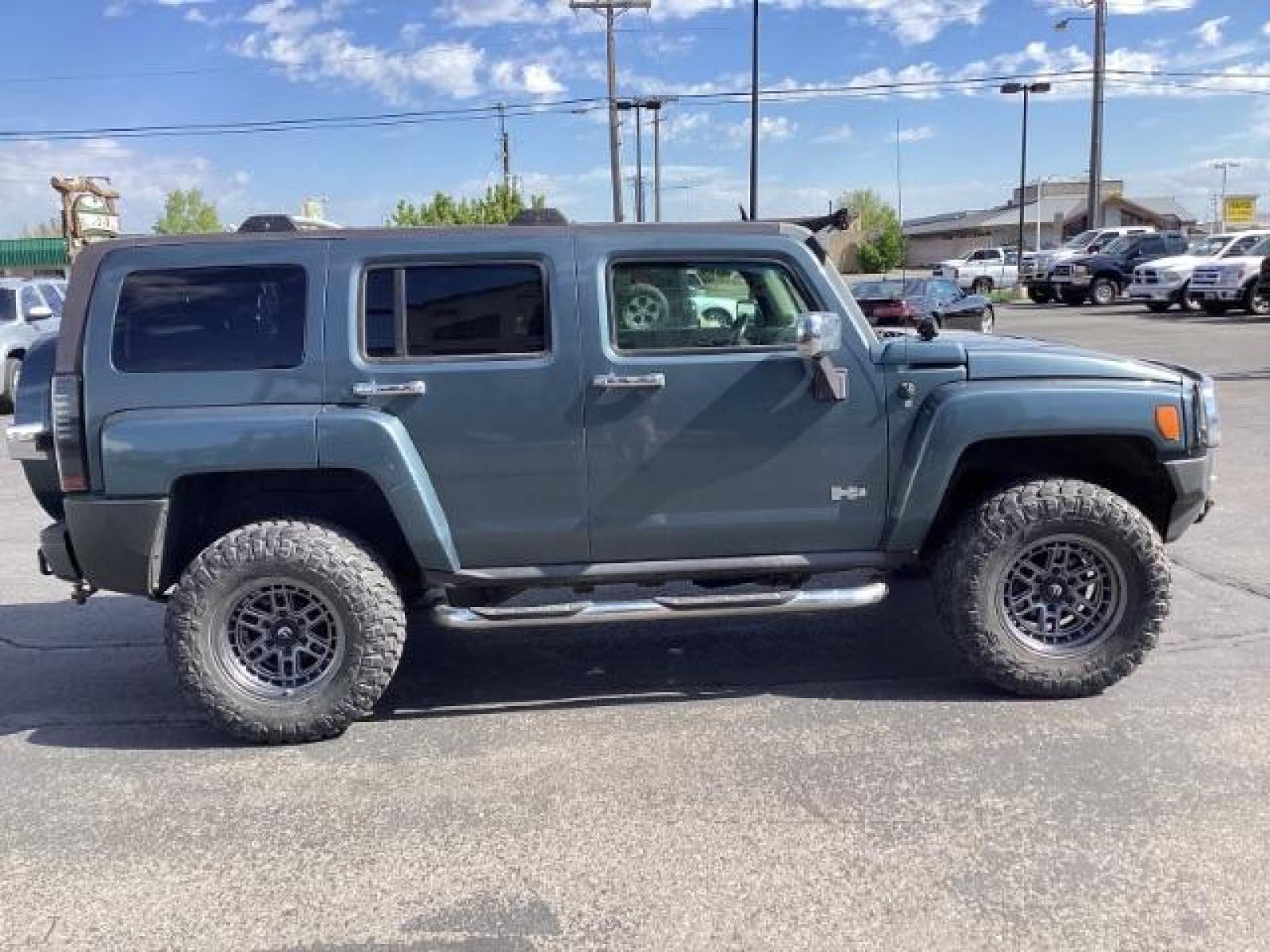 2007 Hummer H3 Luxury (5GTDN13E378) with an 3.7L L5 DOHC 20V engine, located at 1235 N Woodruff Ave., Idaho Falls, 83401, (208) 523-1053, 43.507172, -112.000488 - The 2007 Hummer H3 Luxury trim offers a range of features aimed at providing comfort, convenience, and style. Here are some key features you can typically find in the 2007 Hummer H3 Luxury: Exterior Styling: The H3 Luxury typically features rugged and distinctive exterior styling, with a bold grill - Photo #5