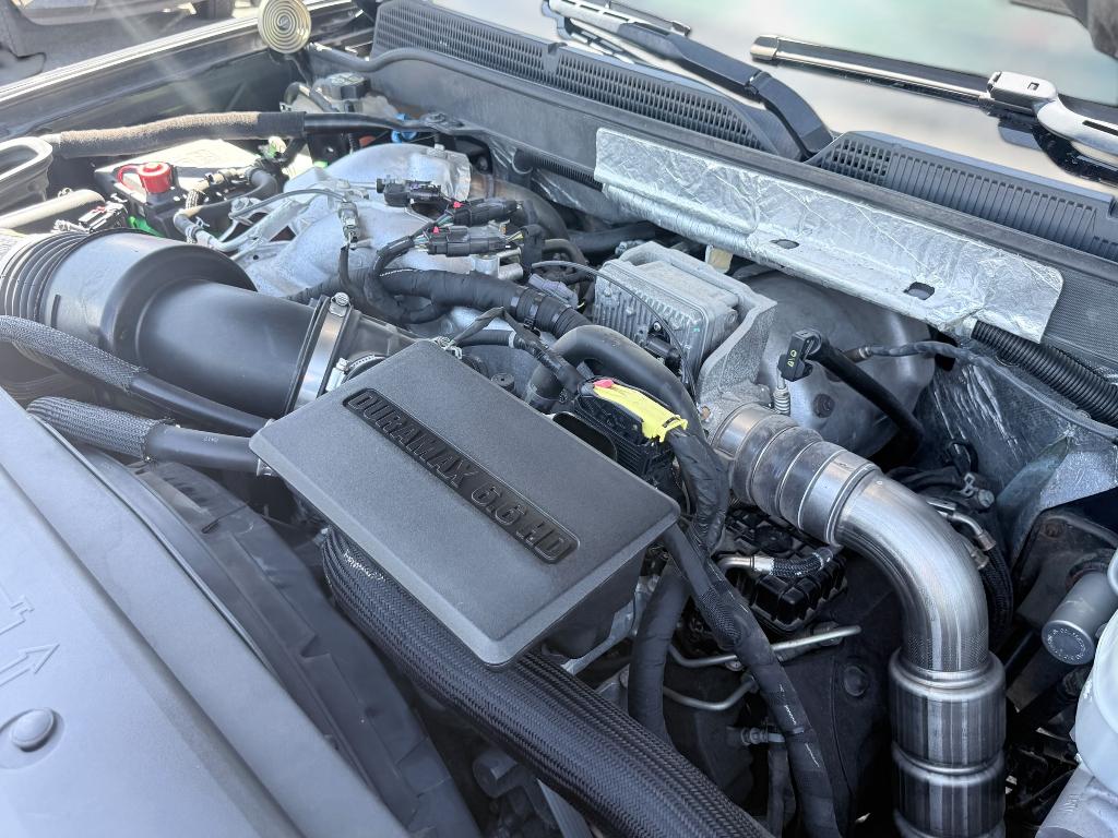 2017 Graphite Metallic /Jet Black/Medium Ash Gray Chevrolet Silverado High Country (1GC4K1EY4HF) with an V8, 6.6L engine, 6-speed automatic transmission, located at 1175 N Woodruff Ave, Idaho Falls, ID, 83401, 43.506901, -111.999657 - <b>Vehicle Details</b><br>Discover exceptional capability and premium comfort in this pre-owned 2017 Chevrolet Silverado 3500 High Country, a powerful 4WD diesel truck built to tackle tough jobs and deliver refined everyday driving. Under the hood, the V8, 6.6L Diesel engine brings serious strength- Photo#27