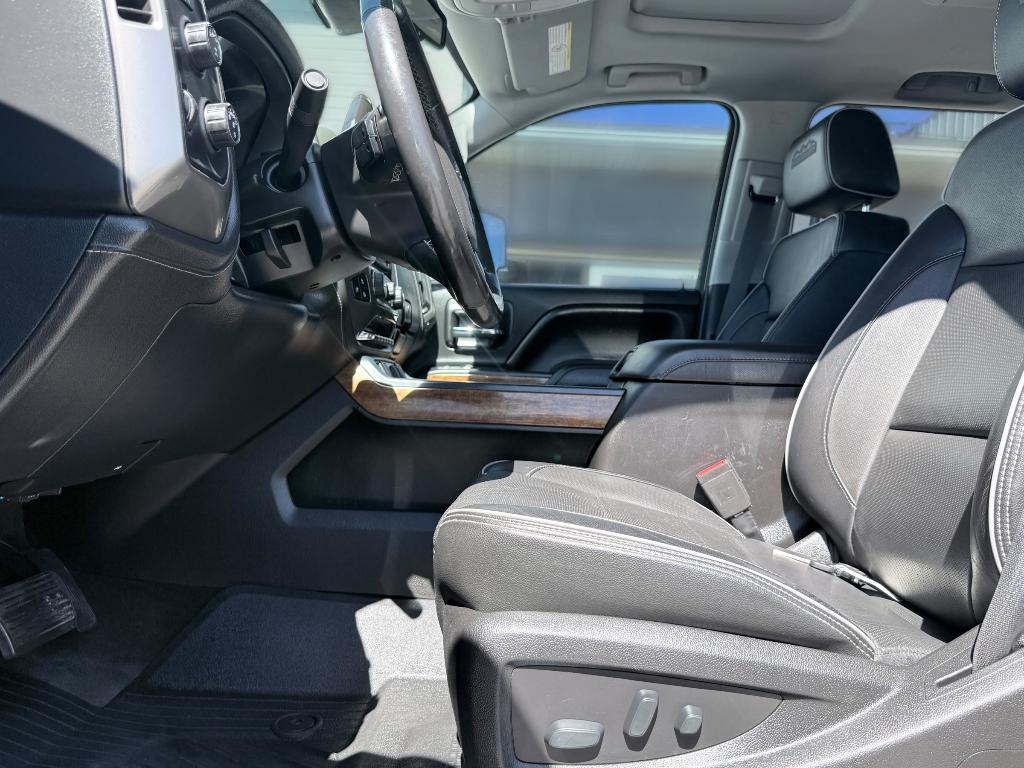 2017 Graphite Metallic /Jet Black/Medium Ash Gray Chevrolet Silverado High Country (1GC4K1EY4HF) with an V8, 6.6L engine, 6-speed automatic transmission, located at 1175 N Woodruff Ave, Idaho Falls, ID, 83401, 43.506901, -111.999657 - <b>Vehicle Details</b><br>Discover exceptional capability and premium comfort in this pre-owned 2017 Chevrolet Silverado 3500 High Country, a powerful 4WD diesel truck built to tackle tough jobs and deliver refined everyday driving. Under the hood, the V8, 6.6L Diesel engine brings serious strength- Photo#11