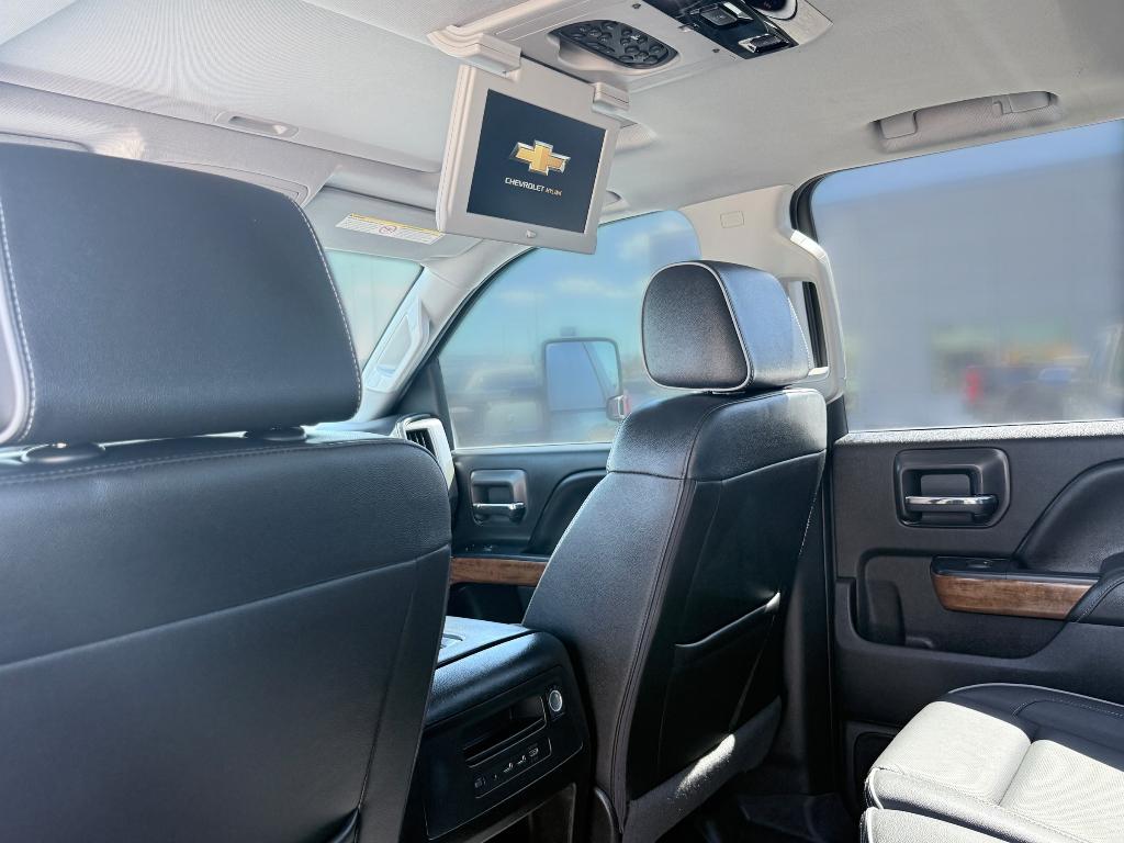 2017 Graphite Metallic /Jet Black/Medium Ash Gray Chevrolet Silverado High Country (1GC4K1EY4HF) with an V8, 6.6L engine, 6-speed automatic transmission, located at 1175 N Woodruff Ave, Idaho Falls, ID, 83401, 43.506901, -111.999657 - <b>Vehicle Details</b><br>Discover exceptional capability and premium comfort in this pre-owned 2017 Chevrolet Silverado 3500 High Country, a powerful 4WD diesel truck built to tackle tough jobs and deliver refined everyday driving. Under the hood, the V8, 6.6L Diesel engine brings serious strength- Photo#26