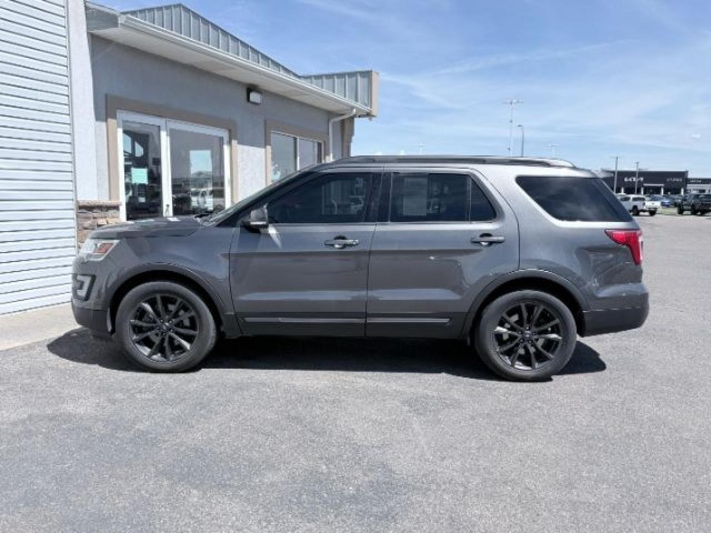 2017 GRAY /Ebony Black Ford Explorer (1FM5K8D84HG) with an EcoBoost 23L I-4 direct injection engine, Automatic transmission, located at 1175 N Woodruff Ave, Idaho Falls, ID, 83401, 43.506901, -111.999657 - At Timberline Auto, finding a great deal on your next vehicle is always easy! Our experienced sales staff goal is to help find you the right vehicle at the right price! Our knowledgeable finance department has options for almost any credit score. We offer extended service contract options to prot- Photo#1
