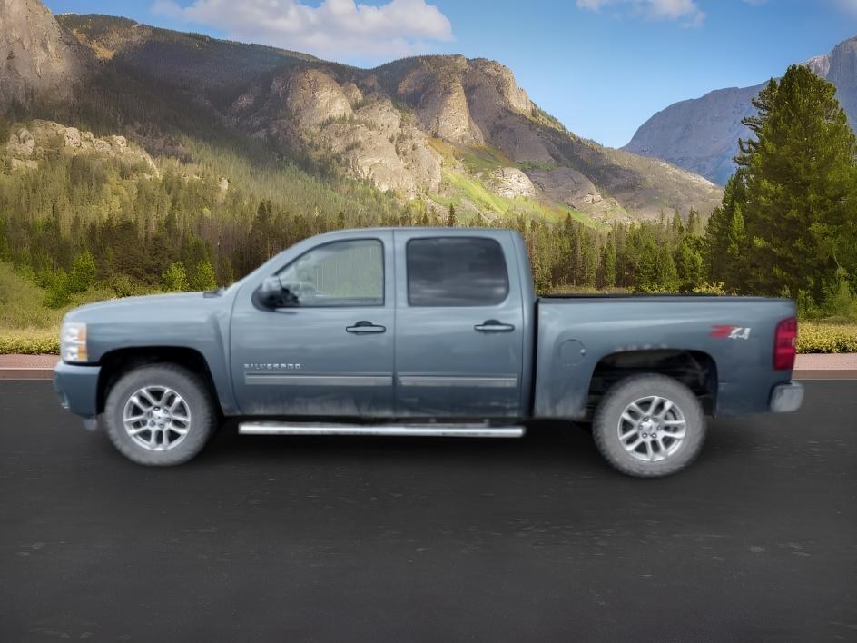 2011 BLUE /BLACK Chevrolet Silverado 1500 (3GCPKTE3XBG) with an Vortec 53L V-8 variable valve control engine, Automatic transmission, located at 1175 N Woodruff Ave, Idaho Falls, ID, 83401, 43.506901, -111.999657 - ... Read the full description on our Website at: www.usedtrucksidahofalls.com- Photo#0