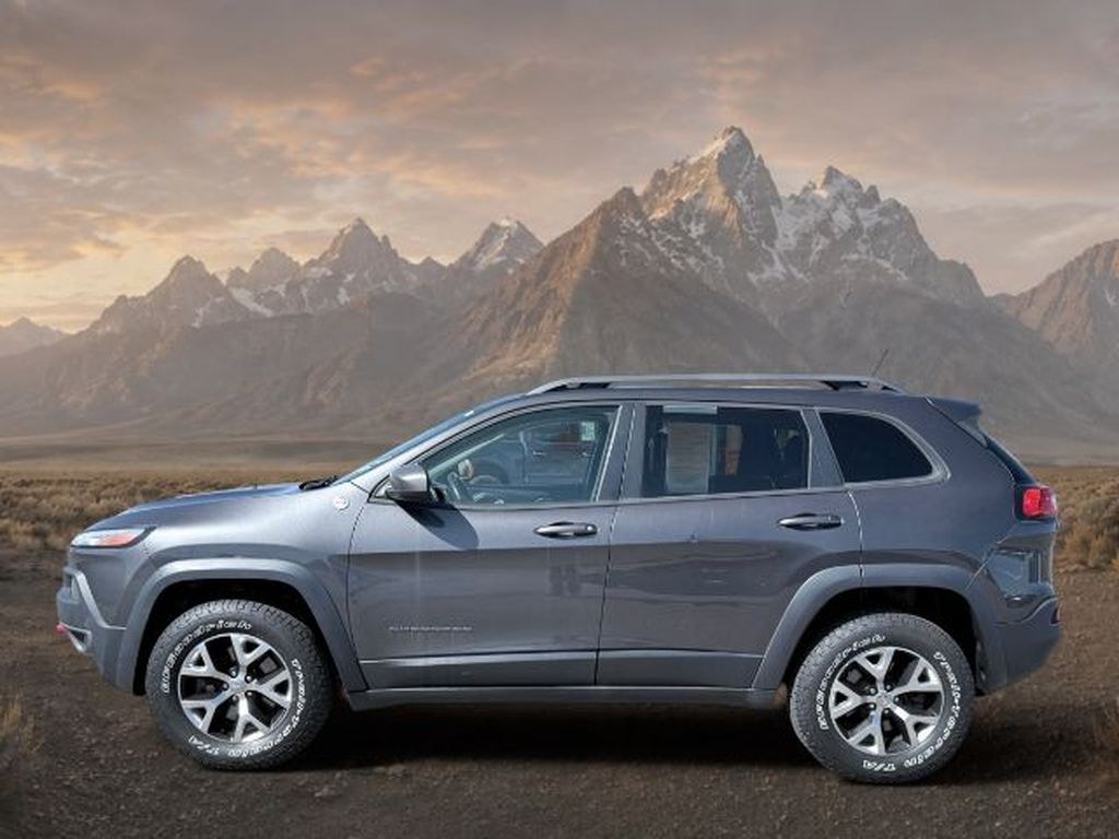 photo of 2015 Jeep Cherokee Trailhawk
