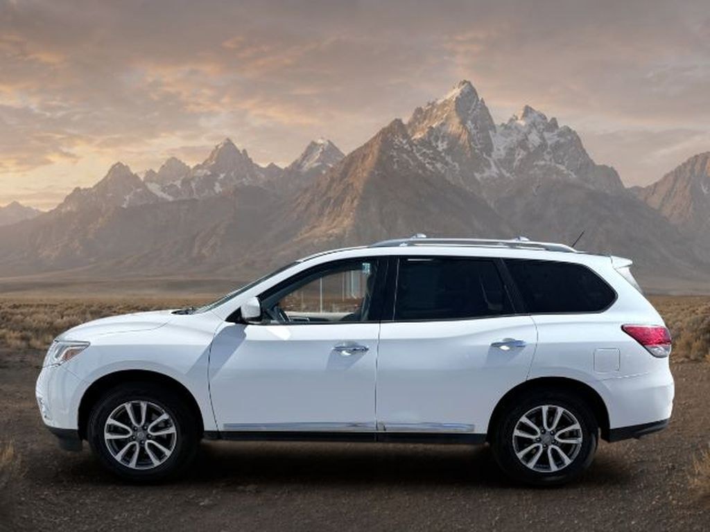 photo of 2015 Nissan Pathfinder SL