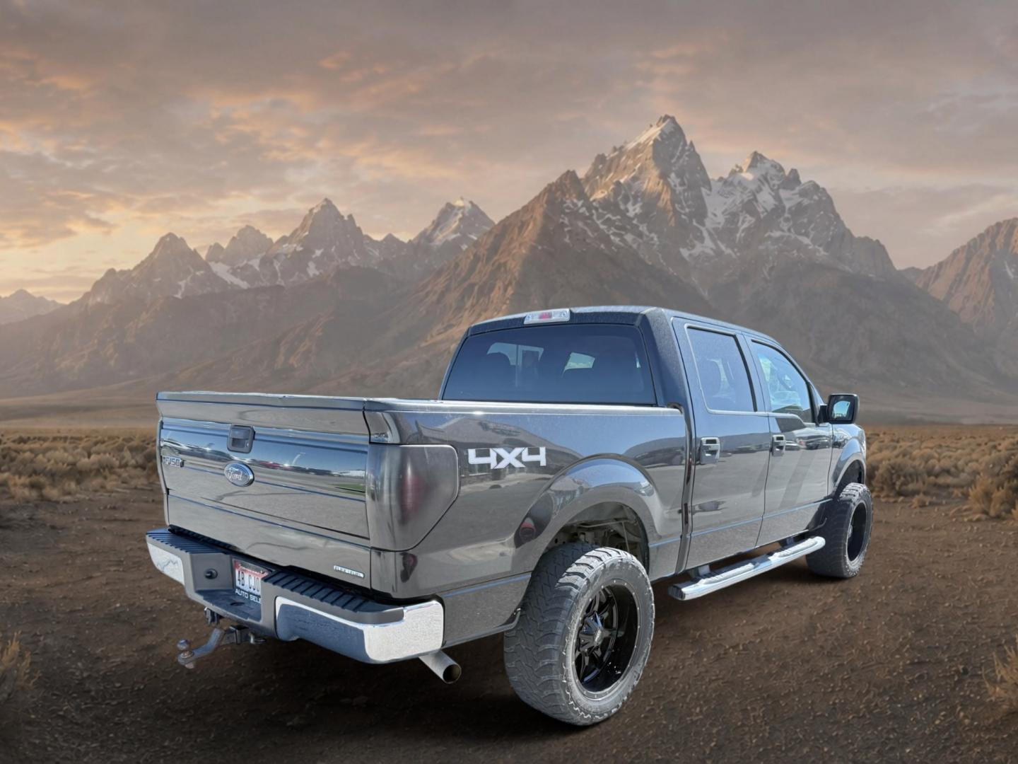 2013 Tuxedo Black Metallic /Steel Gray Ford F-150 XLT (1FTFW1EF7DF) with an V8, 5.0L engine, 6-speed automatic transmission, located at 1175 N Woodruff Ave, Idaho Falls, ID, 83401, 43.506901, -111.999657 - <b>Vehicle Details</b><br>Take a closer look at this pre-owned 2013 Ford F-150 XLT 4WD, a tough and versatile pickup that is ready for work, towing, and everyday driving in Idaho Falls, ID. Powered by a proven V8 5.0L Gasoline/E85 engine, this Ford F-150 delivers the capability and strength truck bu- Photo#4