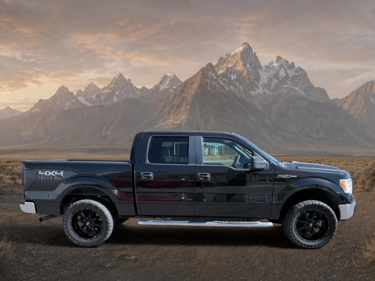 2013 Tuxedo Black Metallic /Steel Gray Ford F-150 XLT (1FTFW1EF7DF) with an V8, 5.0L engine, 6-speed automatic transmission, located at 1175 N Woodruff Ave, Idaho Falls, ID, 83401, 43.506901, -111.999657 - <b>Vehicle Details</b><br>Take a closer look at this pre-owned 2013 Ford F-150 XLT 4WD, a tough and versatile pickup that is ready for work, towing, and everyday driving in Idaho Falls, ID. Powered by a proven V8 5.0L Gasoline/E85 engine, this Ford F-150 delivers the capability and strength truck bu- Photo#5