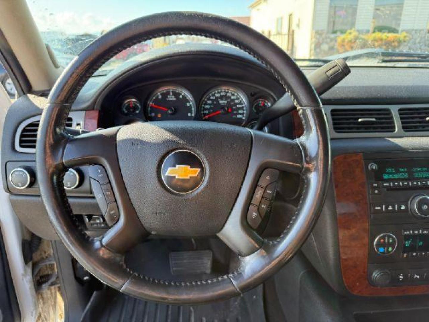 2011 WHITE /BLACK CHEVROLET 2500 LTZ (1GC1KYCG9BF) with an V8 6.0L engine, AUTOMATIC transmission, located at 1235 N Woodruff Ave., Idaho Falls, 83401, (208) 523-1053, 43.507172, -112.000488 - At Timberline Auto, finding a great deal on your next vehicle is always easy! Our experienced sales staff's goal is to help find you the right vehicle at the right price! Our knowledgeable finance department has options for almost any credit score. We offer extended service contract options to prote - Photo#10
