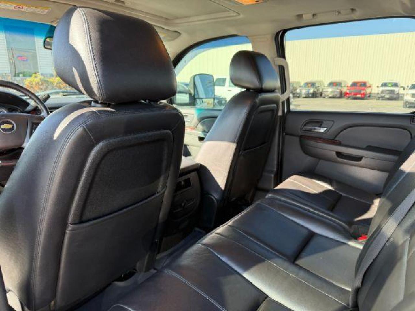 2011 WHITE /BLACK CHEVROLET 2500 LTZ (1GC1KYCG9BF) with an V8 6.0L engine, AUTOMATIC transmission, located at 1235 N Woodruff Ave., Idaho Falls, 83401, (208) 523-1053, 43.507172, -112.000488 - At Timberline Auto, finding a great deal on your next vehicle is always easy! Our experienced sales staff's goal is to help find you the right vehicle at the right price! Our knowledgeable finance department has options for almost any credit score. We offer extended service contract options to prote - Photo#16