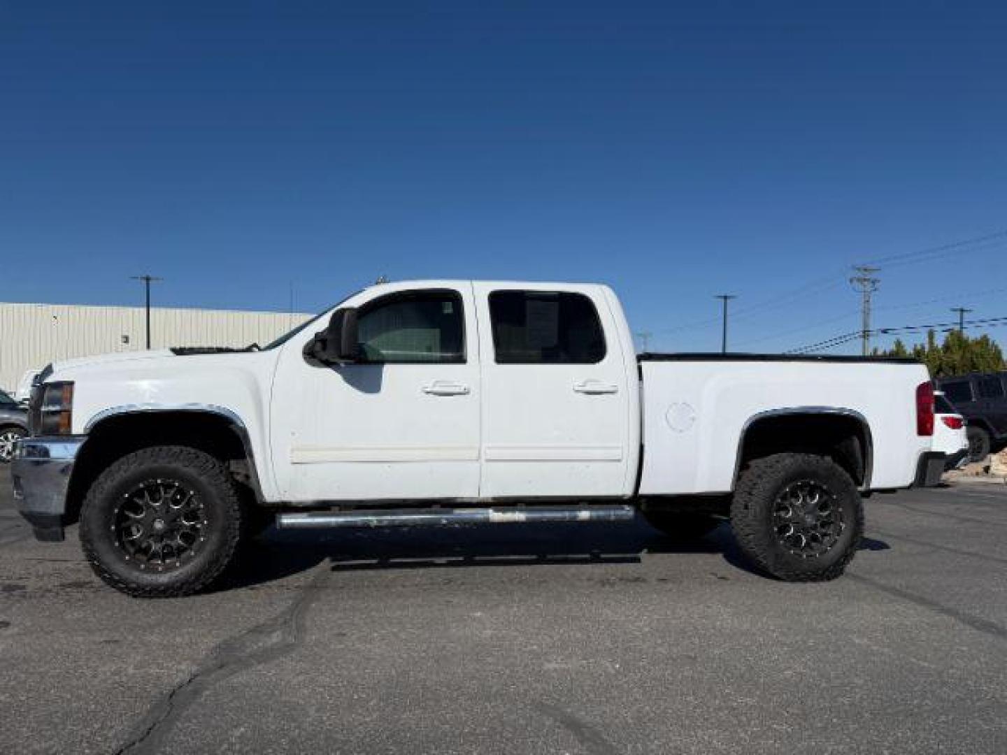 2011 WHITE /BLACK CHEVROLET 2500 LTZ (1GC1KYCG9BF) with an V8 6.0L engine, AUTOMATIC transmission, located at 1235 N Woodruff Ave., Idaho Falls, 83401, (208) 523-1053, 43.507172, -112.000488 - At Timberline Auto, finding a great deal on your next vehicle is always easy! Our experienced sales staff's goal is to help find you the right vehicle at the right price! Our knowledgeable finance department has options for almost any credit score. We offer extended service contract options to prote - Photo#1
