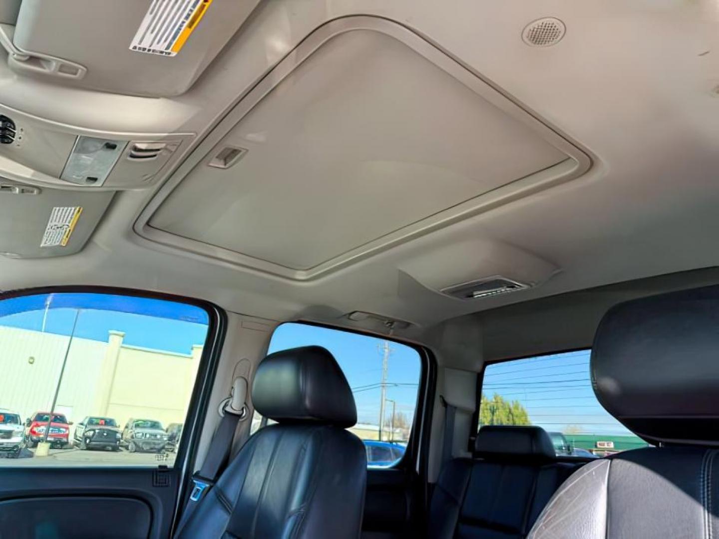 2011 WHITE /BLACK CHEVROLET 2500 LTZ (1GC1KYCG9BF) with an V8 6.0L engine, AUTOMATIC transmission, located at 1235 N Woodruff Ave., Idaho Falls, 83401, (208) 523-1053, 43.507172, -112.000488 - At Timberline Auto, finding a great deal on your next vehicle is always easy! Our experienced sales staff's goal is to help find you the right vehicle at the right price! Our knowledgeable finance department has options for almost any credit score. We offer extended service contract options to prote - Photo#13