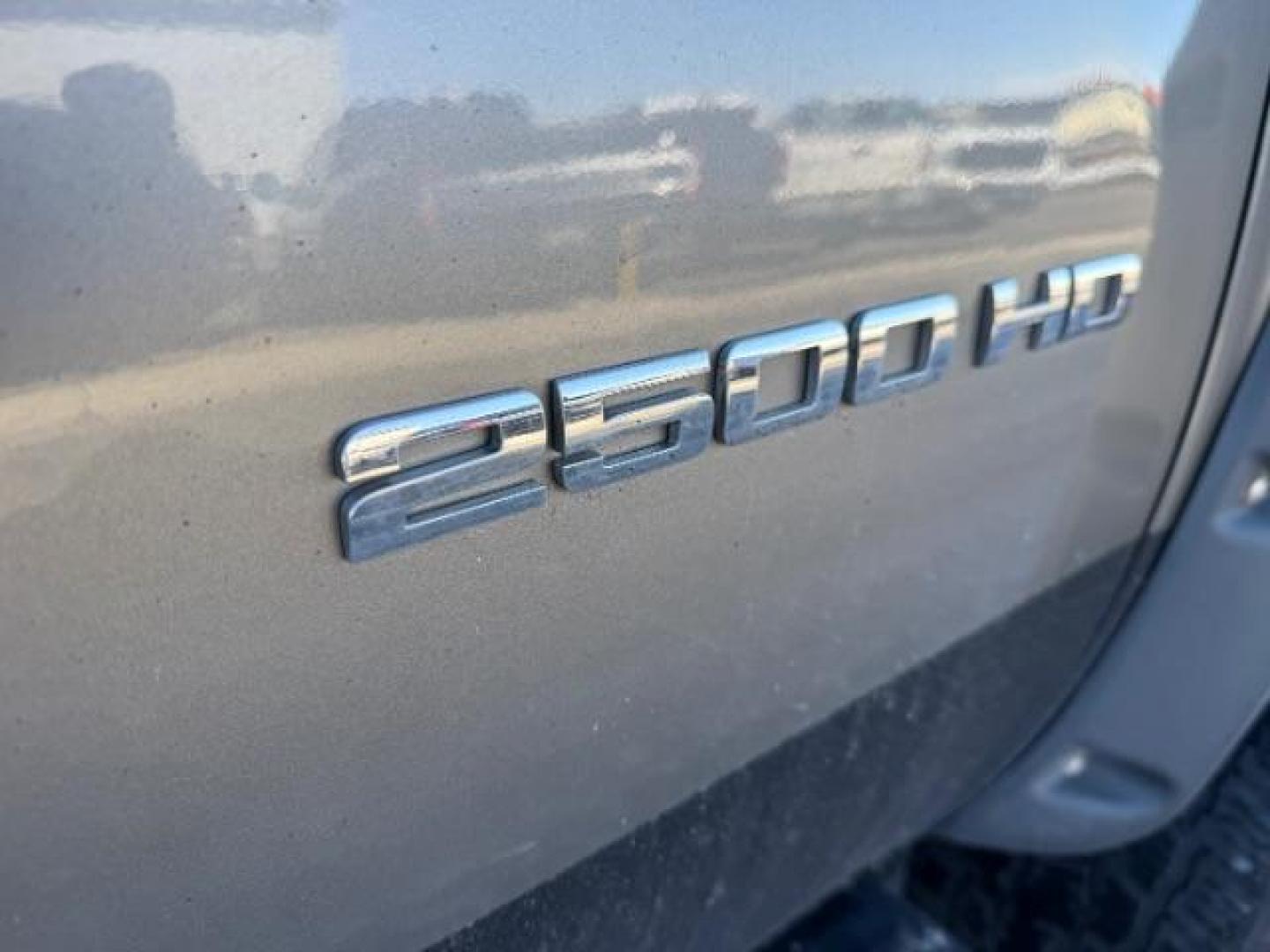 2014 PEWTER /Light Titanium/Dk Titanium CHEVROLET 2500HD LTZ Crew Cab 4WD (1GC1KYE86EF) with an 6.6 engine, AUTOMATIC transmission, located at 1235 N Woodruff Ave., Idaho Falls, 83401, (208) 523-1053, 43.507172, -112.000488 - At Timberline Auto, finding a great deal on your next vehicle is always easy! Our experienced sales staff's goal is to help find you the right vehicle at the right price! Our knowledgeable finance department has options for almost any credit score. We offer extended service contract options to prote - Photo#10