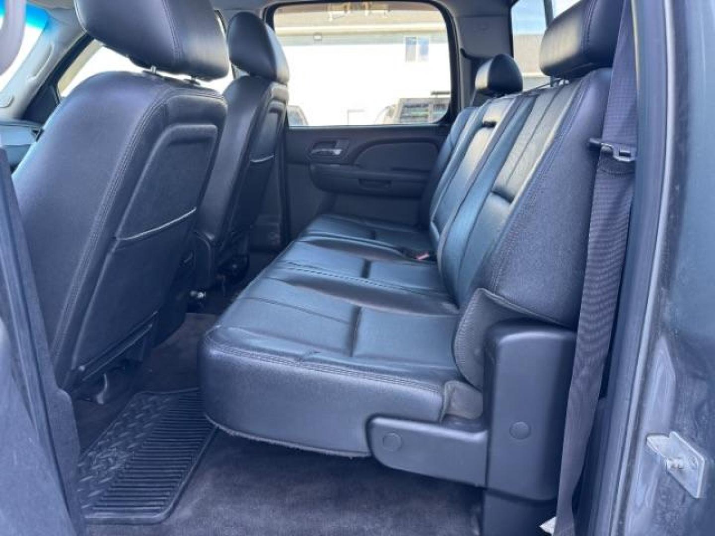 2014 PEWTER /Light Titanium/Dk Titanium CHEVROLET 2500HD LTZ Crew Cab 4WD (1GC1KYE86EF) with an 6.6 engine, AUTOMATIC transmission, located at 1235 N Woodruff Ave., Idaho Falls, 83401, (208) 523-1053, 43.507172, -112.000488 - At Timberline Auto, finding a great deal on your next vehicle is always easy! Our experienced sales staff's goal is to help find you the right vehicle at the right price! Our knowledgeable finance department has options for almost any credit score. We offer extended service contract options to prote - Photo#14