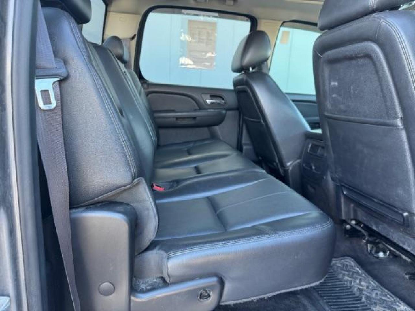 2014 PEWTER /Light Titanium/Dk Titanium CHEVROLET 2500HD LTZ Crew Cab 4WD (1GC1KYE86EF) with an 6.6 engine, AUTOMATIC transmission, located at 1235 N Woodruff Ave., Idaho Falls, 83401, (208) 523-1053, 43.507172, -112.000488 - At Timberline Auto, finding a great deal on your next vehicle is always easy! Our experienced sales staff's goal is to help find you the right vehicle at the right price! Our knowledgeable finance department has options for almost any credit score. We offer extended service contract options to prote - Photo#15