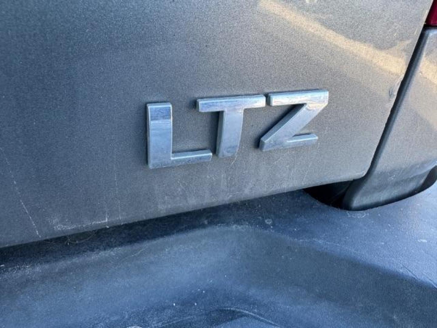 2014 PEWTER /Light Titanium/Dk Titanium CHEVROLET 2500HD LTZ Crew Cab 4WD (1GC1KYE86EF) with an 6.6 engine, AUTOMATIC transmission, located at 1235 N Woodruff Ave., Idaho Falls, 83401, (208) 523-1053, 43.507172, -112.000488 - At Timberline Auto, finding a great deal on your next vehicle is always easy! Our experienced sales staff's goal is to help find you the right vehicle at the right price! Our knowledgeable finance department has options for almost any credit score. We offer extended service contract options to prote - Photo#7
