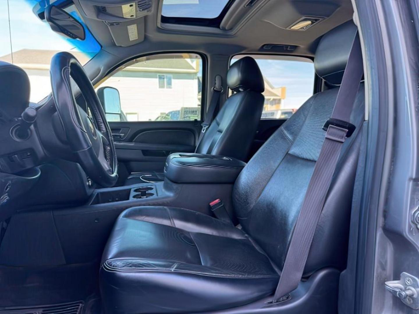 2014 PEWTER /Light Titanium/Dk Titanium Chevrolet 2500HD (1GC1KYE86EF) with an 66 engine, Automatic transmission, located at 1175 N Woodruff Ave, Idaho Falls, ID, 83401, 43.506901, -111.999657 - At Timberline Auto, finding a great deal on your next vehicle is always easy! Our experienced sales staff's goal is to help find you the right vehicle at the right price! Our knowledgeable finance department has options for almost any credit score. We offer extended service contract options to prote - Photo#12