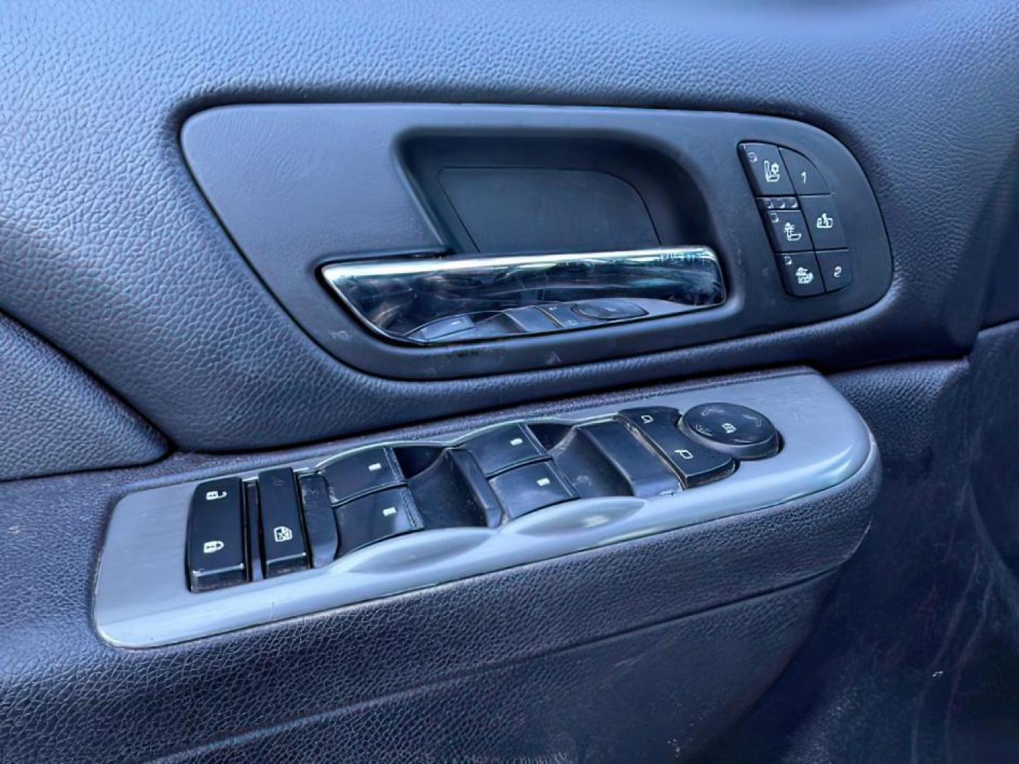 2014 PEWTER /Light Titanium/Dk Titanium Chevrolet 2500HD (1GC1KYE86EF) with an 66 engine, Automatic transmission, located at 1175 N Woodruff Ave, Idaho Falls, ID, 83401, 43.506901, -111.999657 - At Timberline Auto, finding a great deal on your next vehicle is always easy! Our experienced sales staff's goal is to help find you the right vehicle at the right price! Our knowledgeable finance department has options for almost any credit score. We offer extended service contract options to prote - Photo#16