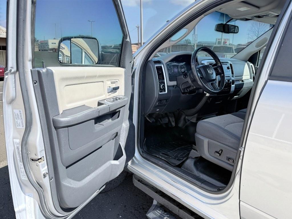 2012 Bright Silver Metallic Clearcoat /CLOTH Ram 3500 SLT (3C63D3HL0CG) with an 6 Cyl, 6.7L engine, 6-speed manual transmission, located at 1175 N Woodruff Ave, Idaho Falls, ID, 83401, 43.506901, -111.999657 - <b>Vehicle Details</b><br>Take on heavy-duty jobs with confidence in this **pre-owned 2012 Ram 3500 SLT 4WD** now available in **Idaho Falls, ID**. Built for drivers who need serious capability, this rugged Ram pairs a powerful **6.7L 6-cylinder Diesel engine** with proven **four-wheel drive** perfo- Photo#11
