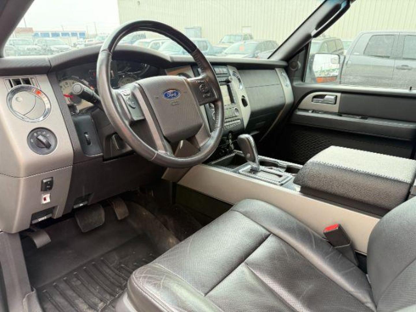 2014 Ingot Silver Metallic /Charcoal Black Ford Expedition Limited (1FMJU2A58EE) with an Triton 5.4L V-8 variable valve control engine, AUTOMATIC transmission, located at 1235 N Woodruff Ave., Idaho Falls, 83401, (208) 523-1053, 43.507172, -112.000488 - At Timberline Auto, finding a great deal on your next vehicle is always easy! Our experienced sales staff's goal is to help find you the right vehicle at the right price! Our knowledgeable finance department has options for almost any credit score. We offer extended service contract options to prote - Photo#12