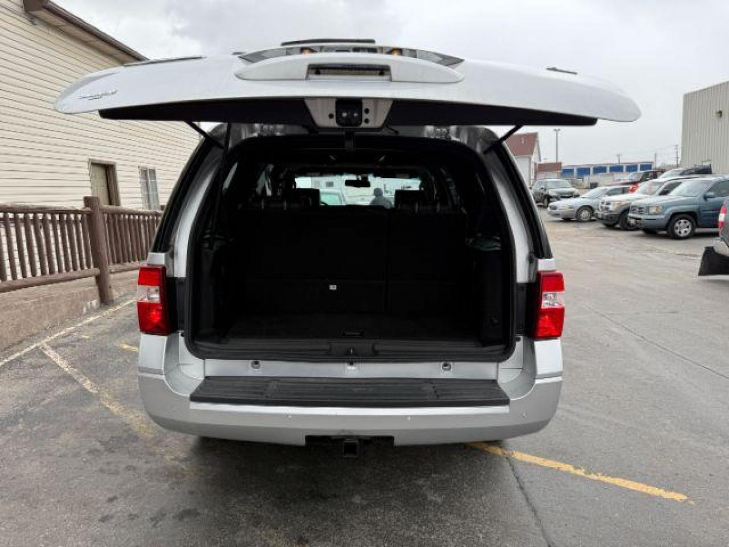 2014 Ingot Silver Metallic /Charcoal Black Ford Expedition Limited (1FMJU2A58EE) with an Triton 5.4L V-8 variable valve control engine, AUTOMATIC transmission, located at 1235 N Woodruff Ave., Idaho Falls, 83401, (208) 523-1053, 43.507172, -112.000488 - At Timberline Auto, finding a great deal on your next vehicle is always easy! Our experienced sales staff's goal is to help find you the right vehicle at the right price! Our knowledgeable finance department has options for almost any credit score. We offer extended service contract options to prote - Photo#3