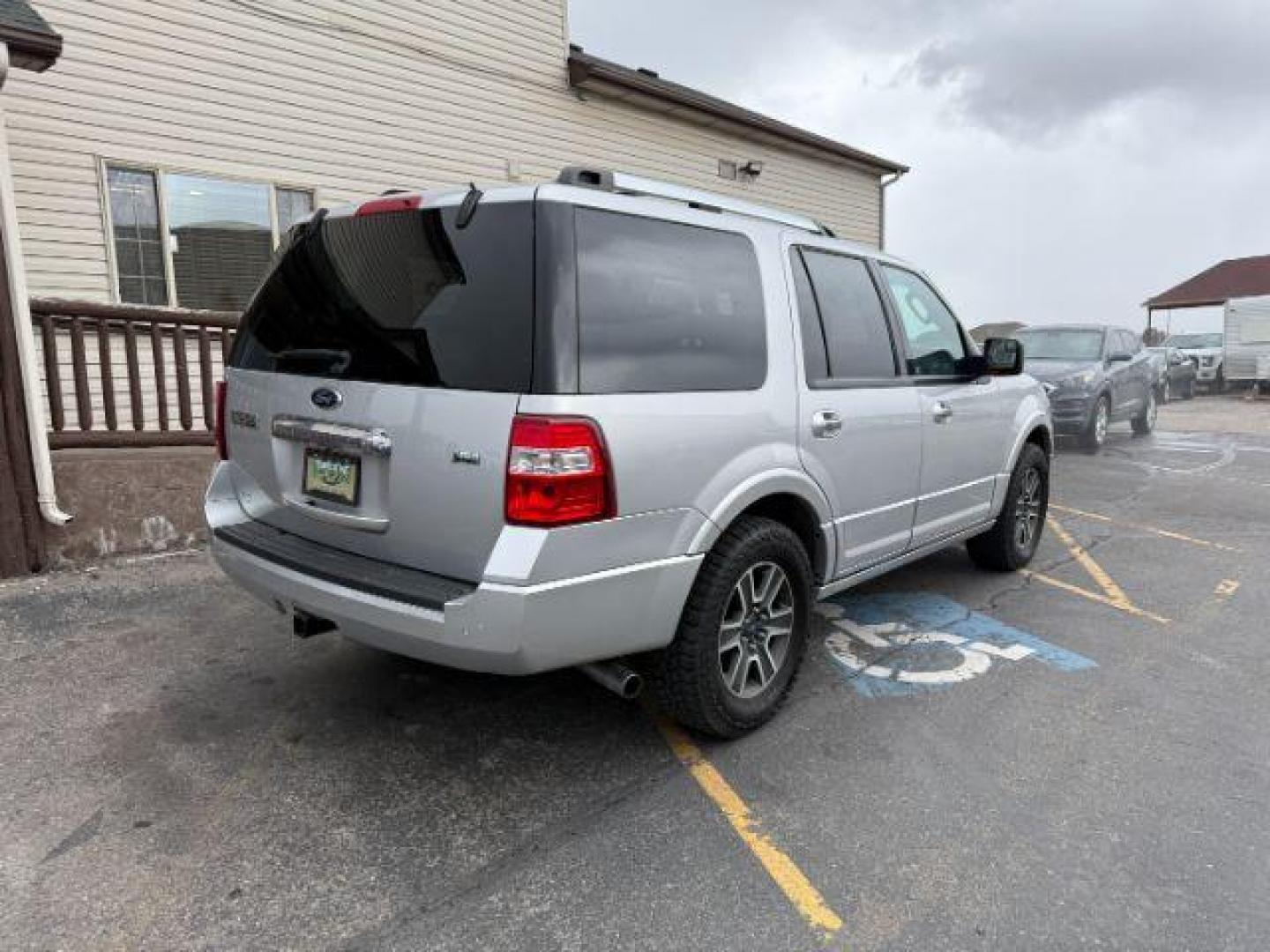 2014 Ingot Silver Metallic /Charcoal Black Ford Expedition Limited (1FMJU2A58EE) with an Triton 5.4L V-8 variable valve control engine, AUTOMATIC transmission, located at 1235 N Woodruff Ave., Idaho Falls, 83401, (208) 523-1053, 43.507172, -112.000488 - At Timberline Auto, finding a great deal on your next vehicle is always easy! Our experienced sales staff's goal is to help find you the right vehicle at the right price! Our knowledgeable finance department has options for almost any credit score. We offer extended service contract options to prote - Photo#6