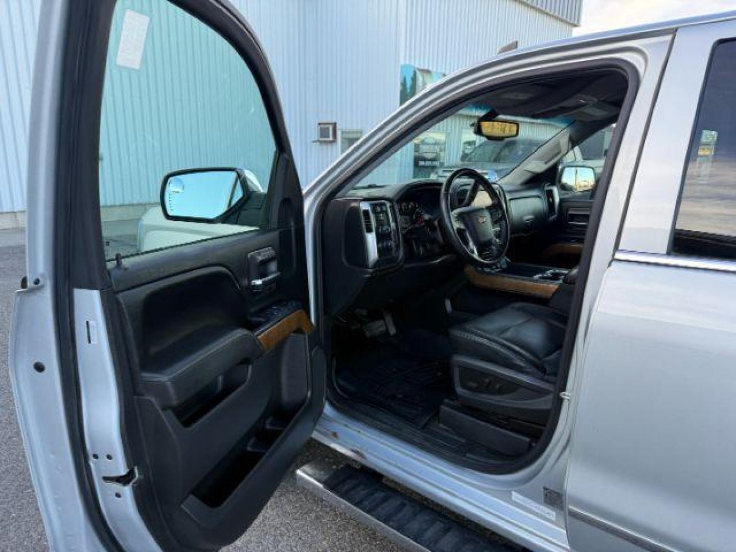 2016 SILVER /Jet Black Chevrolet Silverado 1500 (3GCUKSEC1GG) with an EcoTec3 53L V-8 gasoline direct injection engine, Automatic transmission, located at 1175 N Woodruff Ave, Idaho Falls, ID, 83401, 43.506901, -111.999657 - At Timberline Auto, finding a great deal on your next vehicle is always easy! Our experienced sales staff's goal is to help find you the right vehicle at the right price! Our knowledgeable finance department has options for almost any credit score. We offer extended service contract options to prote - Photo#38