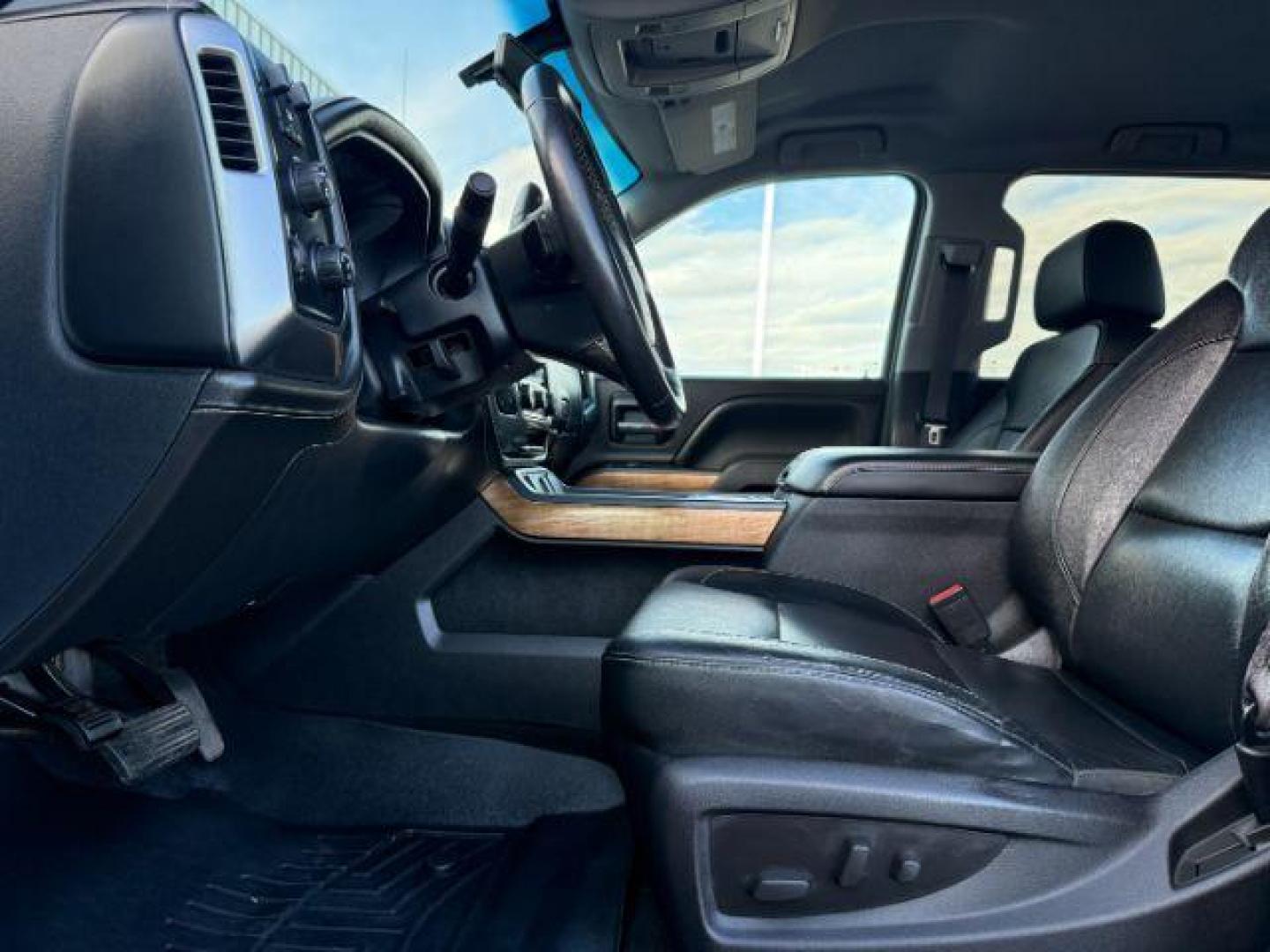 2016 SILVER /Jet Black Chevrolet Silverado 1500 (3GCUKSEC1GG) with an EcoTec3 53L V-8 gasoline direct injection engine, Automatic transmission, located at 1175 N Woodruff Ave, Idaho Falls, ID, 83401, 43.506901, -111.999657 - At Timberline Auto, finding a great deal on your next vehicle is always easy! Our experienced sales staff's goal is to help find you the right vehicle at the right price! Our knowledgeable finance department has options for almost any credit score. We offer extended service contract options to prote - Photo#39