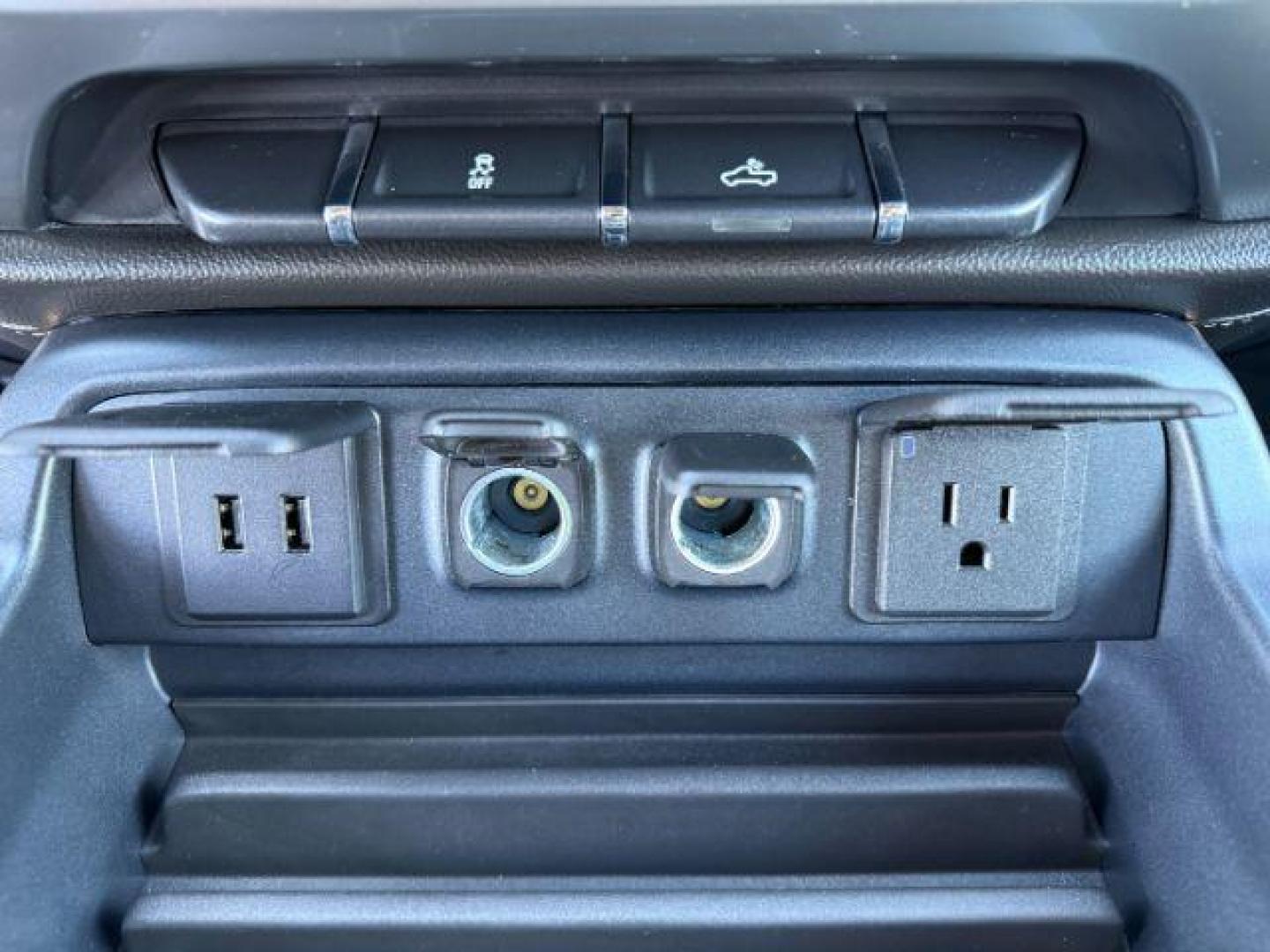 2016 SILVER /Jet Black Chevrolet Silverado 1500 (3GCUKSEC1GG) with an EcoTec3 53L V-8 gasoline direct injection engine, Automatic transmission, located at 1175 N Woodruff Ave, Idaho Falls, ID, 83401, 43.506901, -111.999657 - At Timberline Auto, finding a great deal on your next vehicle is always easy! Our experienced sales staff's goal is to help find you the right vehicle at the right price! Our knowledgeable finance department has options for almost any credit score. We offer extended service contract options to prote - Photo#45