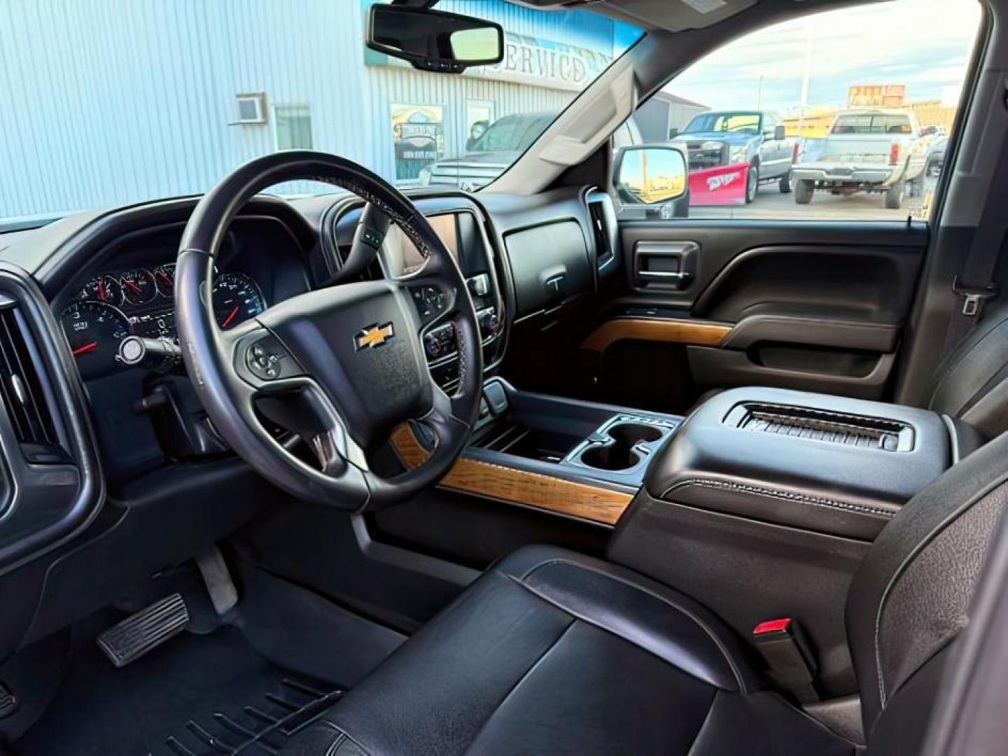 2016 SILVER /Jet Black Chevrolet Silverado 1500 (3GCUKSEC1GG) with an EcoTec3 53L V-8 gasoline direct injection engine, Automatic transmission, located at 1175 N Woodruff Ave, Idaho Falls, ID, 83401, 43.506901, -111.999657 - At Timberline Auto, finding a great deal on your next vehicle is always easy! Our experienced sales staff's goal is to help find you the right vehicle at the right price! Our knowledgeable finance department has options for almost any credit score. We offer extended service contract options to prote - Photo#13