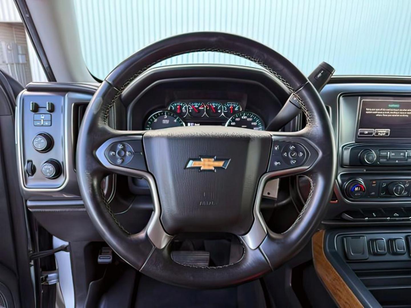 2016 SILVER /Jet Black Chevrolet Silverado 1500 (3GCUKSEC1GG) with an EcoTec3 53L V-8 gasoline direct injection engine, Automatic transmission, located at 1175 N Woodruff Ave, Idaho Falls, ID, 83401, 43.506901, -111.999657 - At Timberline Auto, finding a great deal on your next vehicle is always easy! Our experienced sales staff's goal is to help find you the right vehicle at the right price! Our knowledgeable finance department has options for almost any credit score. We offer extended service contract options to prote - Photo#14