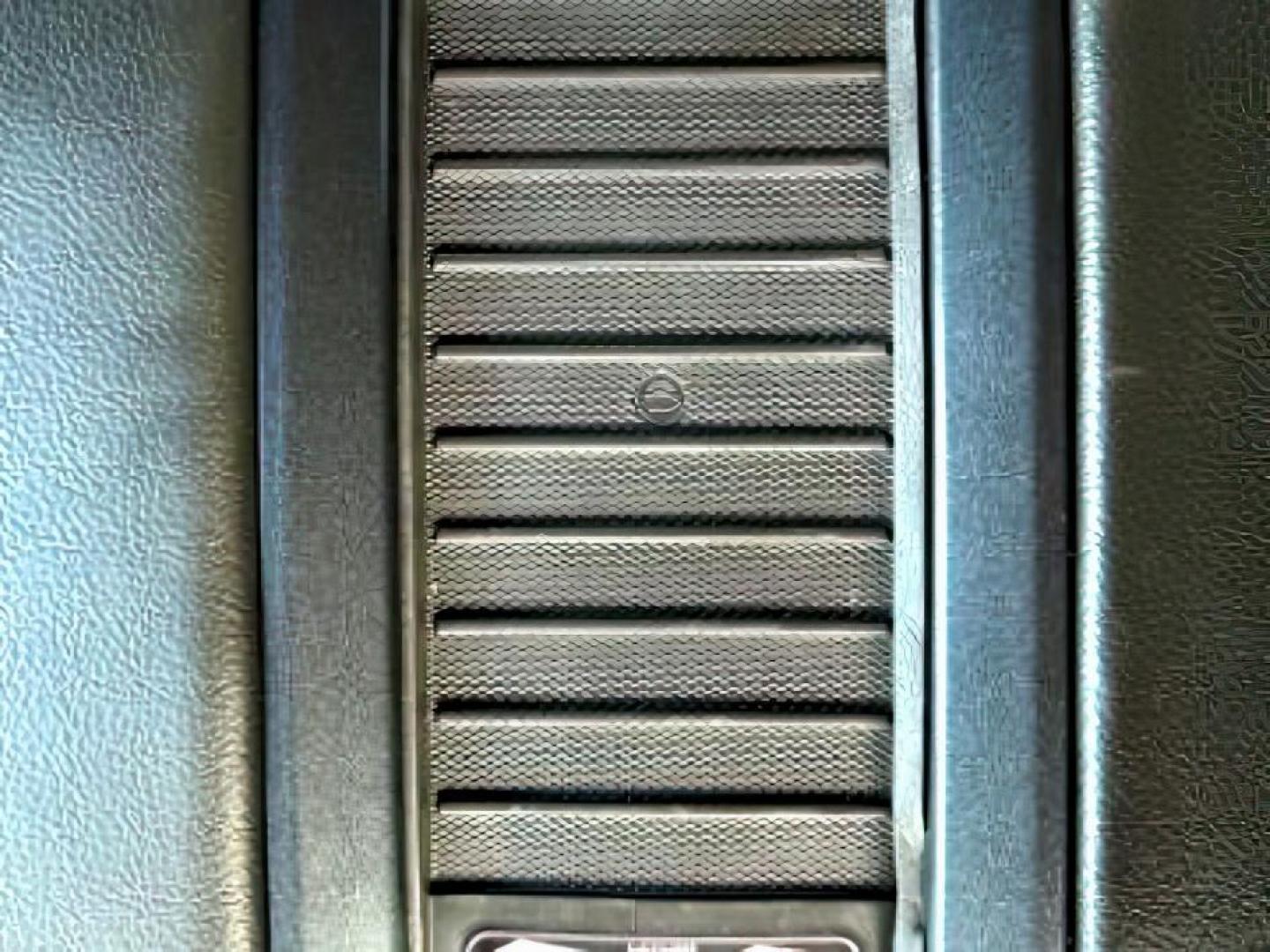 2016 SILVER /Jet Black Chevrolet Silverado 1500 (3GCUKSEC1GG) with an EcoTec3 53L V-8 gasoline direct injection engine, Automatic transmission, located at 1175 N Woodruff Ave, Idaho Falls, ID, 83401, 43.506901, -111.999657 - At Timberline Auto, finding a great deal on your next vehicle is always easy! Our experienced sales staff's goal is to help find you the right vehicle at the right price! Our knowledgeable finance department has options for almost any credit score. We offer extended service contract options to prote - Photo#21