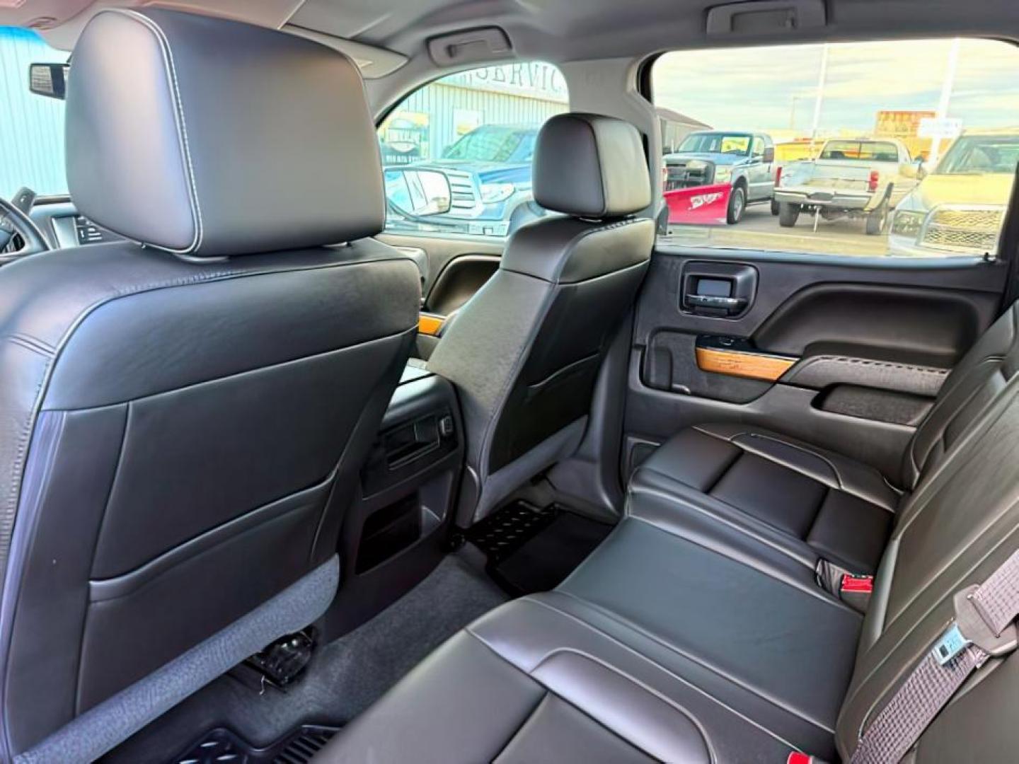 2016 SILVER /Jet Black Chevrolet Silverado 1500 (3GCUKSEC1GG) with an EcoTec3 53L V-8 gasoline direct injection engine, Automatic transmission, located at 1175 N Woodruff Ave, Idaho Falls, ID, 83401, 43.506901, -111.999657 - At Timberline Auto, finding a great deal on your next vehicle is always easy! Our experienced sales staff's goal is to help find you the right vehicle at the right price! Our knowledgeable finance department has options for almost any credit score. We offer extended service contract options to prote - Photo#25