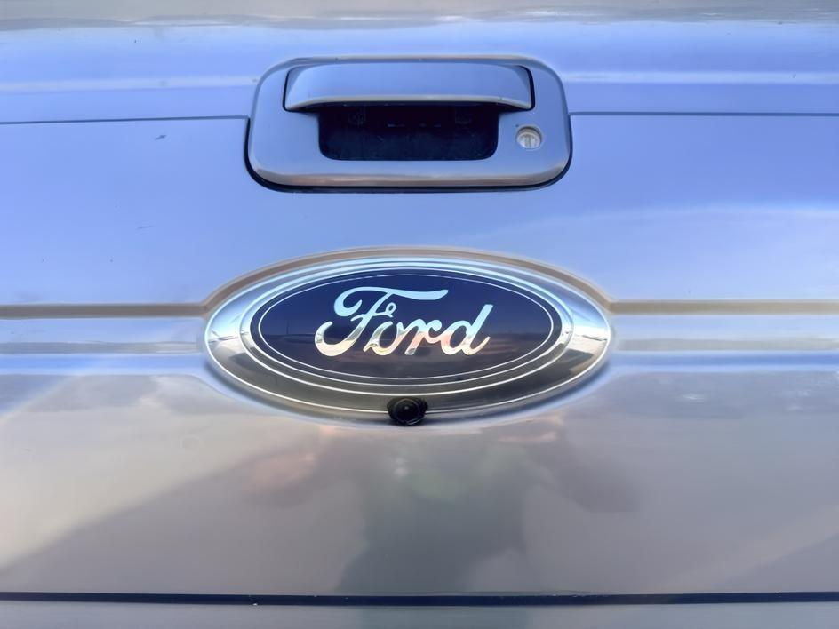 2013 GRAY /LEATHER Ford F-150 (1FTFW1ET6DF) with an 35L V6 ECOBOOST engine, Automatic transmission, located at 1175 N Woodruff Ave, Idaho Falls, ID, 83401, 43.506901, -111.999657 - At Timberline Auto, finding a great deal on your next vehicle is always easy! Our experienced sales staff goal is to help find you the right vehicle at the right price! Our knowledgeable finance department has options for almost any credit score. We offer extended service contract options to prot- Photo#4