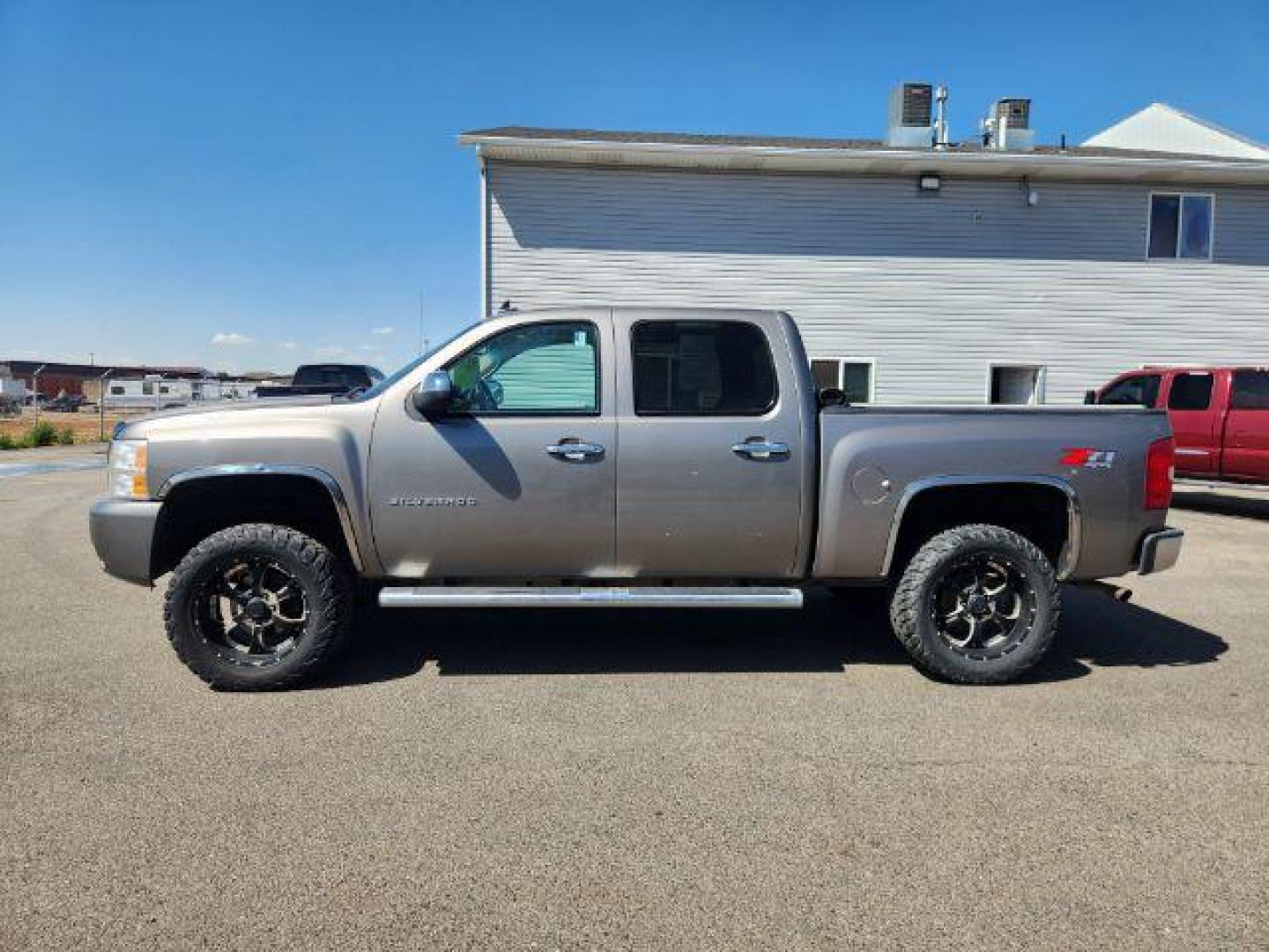 2012 GRAY /Ebony Chevrolet Silverado 1500 (3GCPKTE76CG) with an Vortec 53L V-8 variable valve control engine, Automatic transmission, located at 1175 N Woodruff Ave, Idaho Falls, ID, 83401, 43.506901, -111.999657 - At Timberline Auto, finding a great deal on your next vehicle is always easy! Our experienced sales staff's goal is to help find you the right vehicle at the right price! Our knowledgeable finance department has options for almost any credit score. We offer extended service contract options to prote - Photo#19