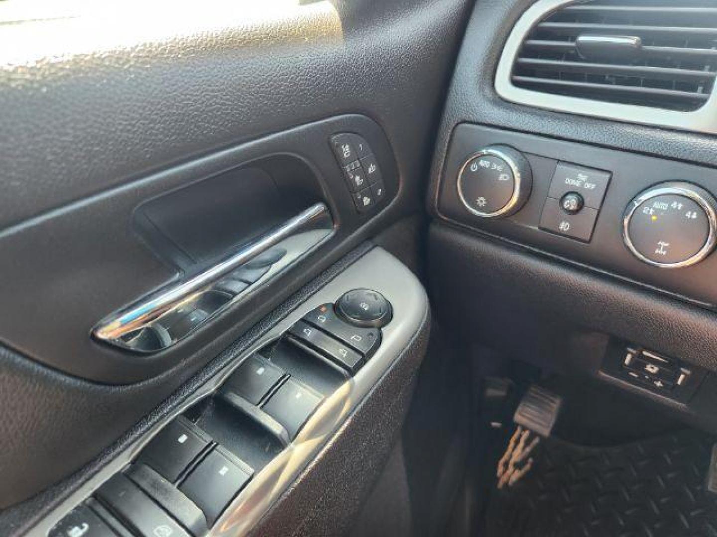2012 GRAY /Ebony Chevrolet Silverado 1500 (3GCPKTE76CG) with an Vortec 53L V-8 variable valve control engine, Automatic transmission, located at 1175 N Woodruff Ave, Idaho Falls, ID, 83401, 43.506901, -111.999657 - At Timberline Auto, finding a great deal on your next vehicle is always easy! Our experienced sales staff's goal is to help find you the right vehicle at the right price! Our knowledgeable finance department has options for almost any credit score. We offer extended service contract options to prote - Photo#35