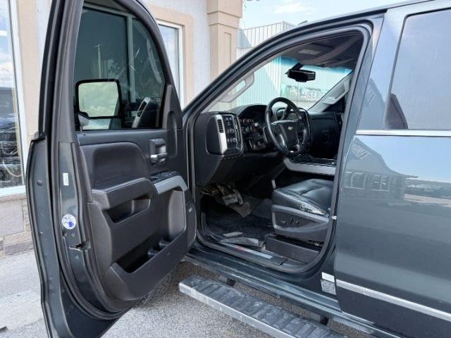 2017 GRAY /Jet Black Chevrolet Silverado 2500HD (1GC1KWEY9HF) with an Duramax 66L V-8 diesel direct injection engine, Automatic transmission, located at 1175 N Woodruff Ave, Idaho Falls, ID, 83401, 43.506901, -111.999657 - At Timberline Auto, finding a great deal on your next vehicle is always easy! Our experienced sales staff goal is to help find you the right vehicle at the right price! Our knowledgeable finance department has options for almost any credit score. We offer extended service contract options to prot- Photo#40