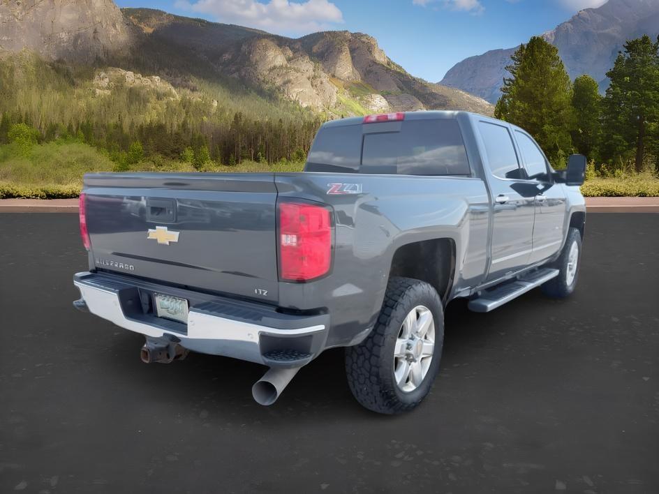 2017 GRAY /Jet Black Chevrolet Silverado 2500HD (1GC1KWEY9HF) with an Duramax 66L V-8 diesel direct injection engine, Automatic transmission, located at 1175 N Woodruff Ave, Idaho Falls, ID, 83401, 43.506901, -111.999657 - At Timberline Auto, finding a great deal on your next vehicle is always easy! Our experienced sales staff goal is to help find you the right vehicle at the right price! Our knowledgeable finance department has options for almost any credit score. We offer extended service contract options to prot- Photo#6