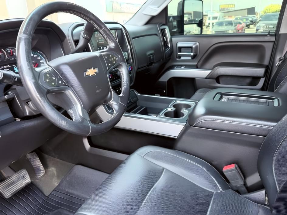 2017 GRAY /Jet Black Chevrolet Silverado 2500HD (1GC1KWEY9HF) with an Duramax 66L V-8 diesel direct injection engine, Automatic transmission, located at 1175 N Woodruff Ave, Idaho Falls, ID, 83401, 43.506901, -111.999657 - At Timberline Auto, finding a great deal on your next vehicle is always easy! Our experienced sales staff goal is to help find you the right vehicle at the right price! Our knowledgeable finance department has options for almost any credit score. We offer extended service contract options to prot- Photo#14