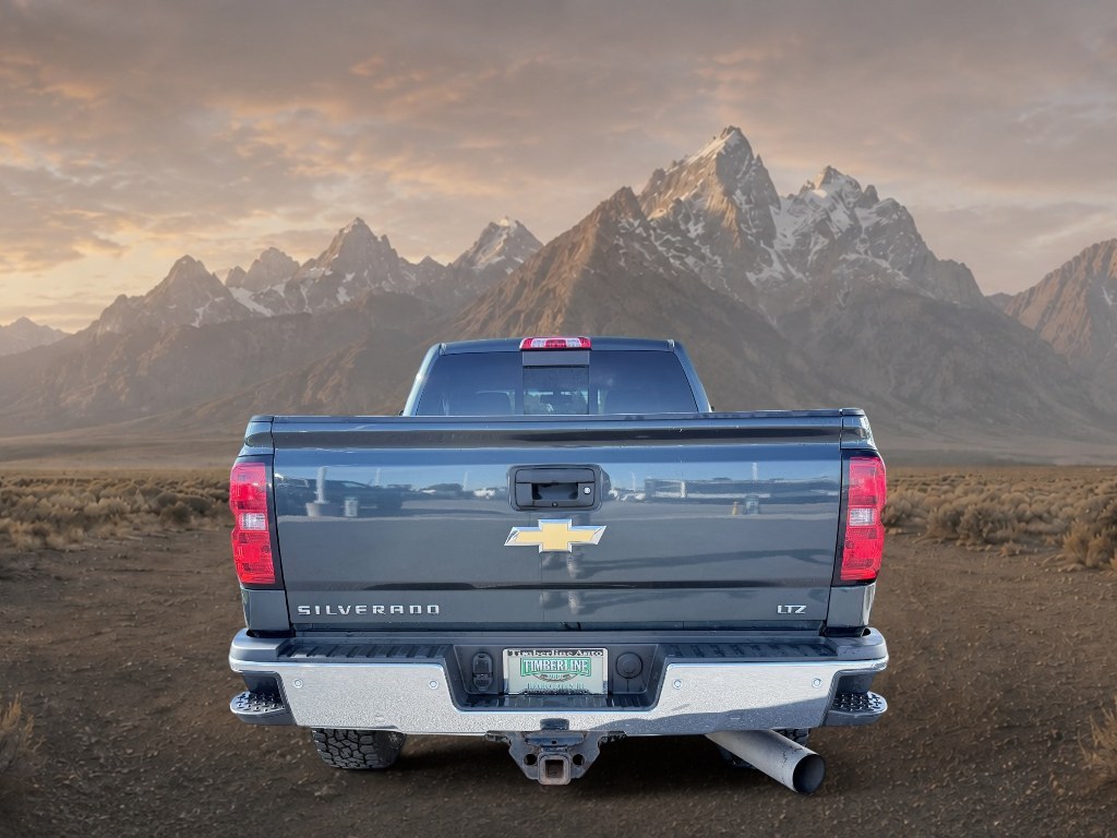 2017 GRAY /Jet Black Chevrolet Silverado LTZ (1GC1KWEY9HF) with an V8, 6.6L engine, 6-speed automatic transmission, located at 1175 N Woodruff Ave, Idaho Falls, ID, 83401, 43.506901, -111.999657 - <b>Vehicle Details</b><br>Take on tough jobs and weekend adventures with confidence in this 2017 Chevrolet Silverado 2500 LTZ 4WD, now available in Idaho Falls, ID. Powered by a proven V8 6.6L Diesel engine, this heavy-duty pickup delivers impressive towing strength, refined comfort, and the dependa- Photo#3