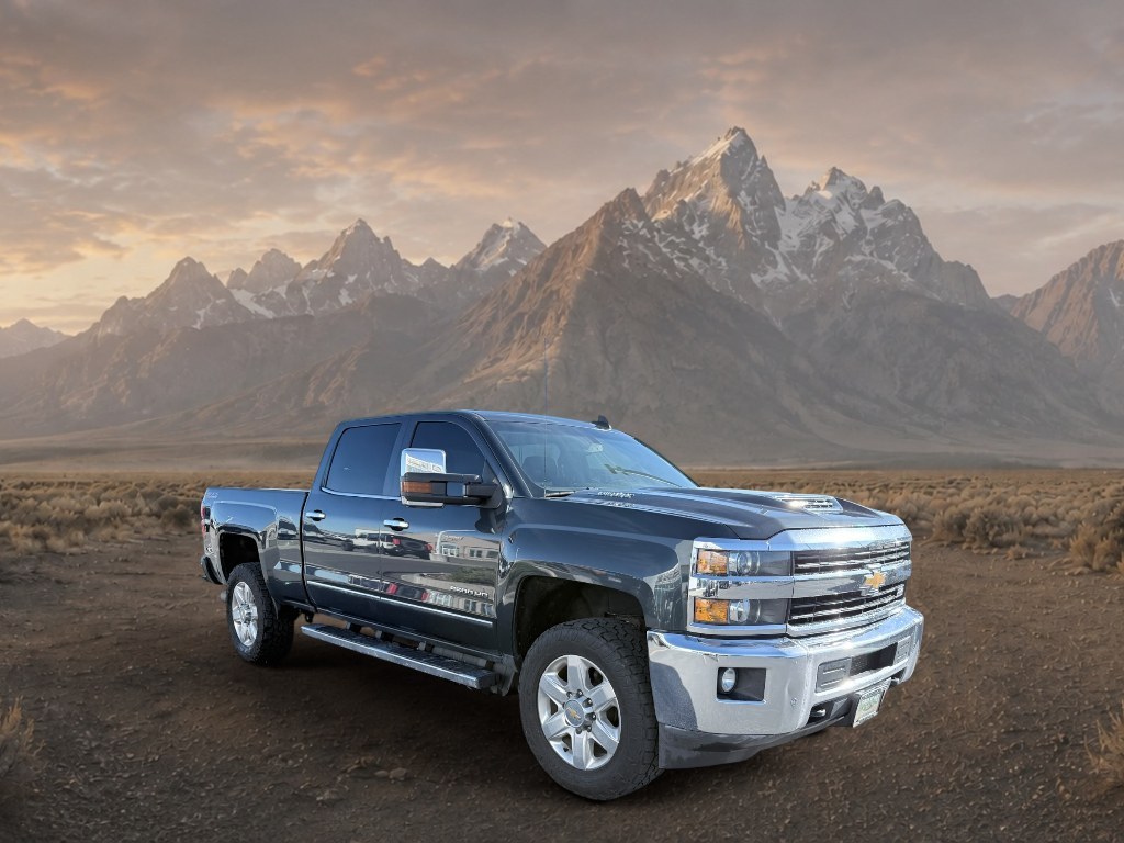 2017 GRAY /Jet Black Chevrolet Silverado LTZ (1GC1KWEY9HF) with an V8, 6.6L engine, 6-speed automatic transmission, located at 1175 N Woodruff Ave, Idaho Falls, ID, 83401, 43.506901, -111.999657 - <b>Vehicle Details</b><br>Take on tough jobs and weekend adventures with confidence in this 2017 Chevrolet Silverado 2500 LTZ 4WD, now available in Idaho Falls, ID. Powered by a proven V8 6.6L Diesel engine, this heavy-duty pickup delivers impressive towing strength, refined comfort, and the dependa- Photo#6