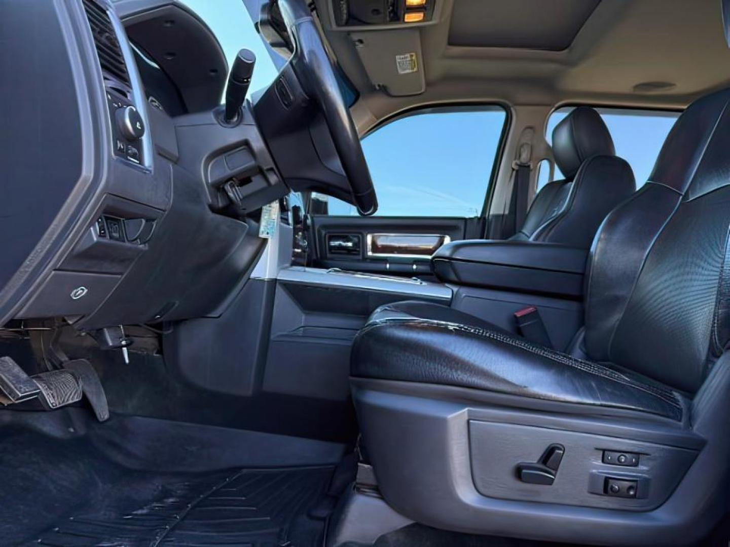 2012 BLACK /LEATHER Dodge RAM 2500 (3C6UD5FLOCG) with an 67L engine, Automatic transmission, located at 1175 N Woodruff Ave, Idaho Falls, ID, 83401, 43.506901, -111.999657 - At Timberline Auto, finding a great deal on your next vehicle is always easy! Our experienced sales staff's goal is to help find you the right vehicle at the right price! Our knowledgeable finance department has options for almost any credit score. We offer extended service contract options to prote - Photo#10