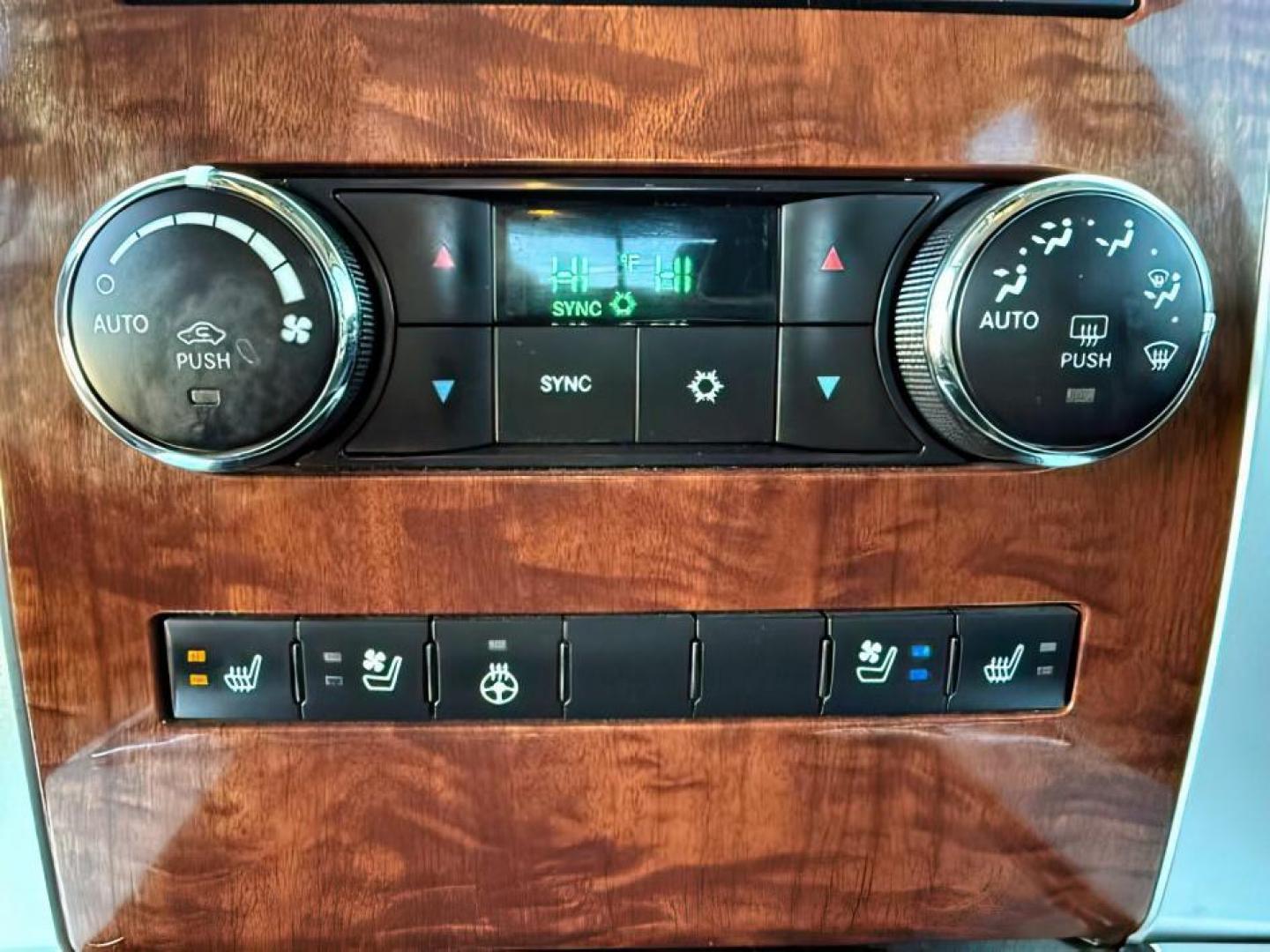 2012 BLACK /LEATHER Dodge RAM 2500 (3C6UD5FLOCG) with an 67L engine, Automatic transmission, located at 1175 N Woodruff Ave, Idaho Falls, ID, 83401, 43.506901, -111.999657 - At Timberline Auto, finding a great deal on your next vehicle is always easy! Our experienced sales staff's goal is to help find you the right vehicle at the right price! Our knowledgeable finance department has options for almost any credit score. We offer extended service contract options to prote - Photo#15