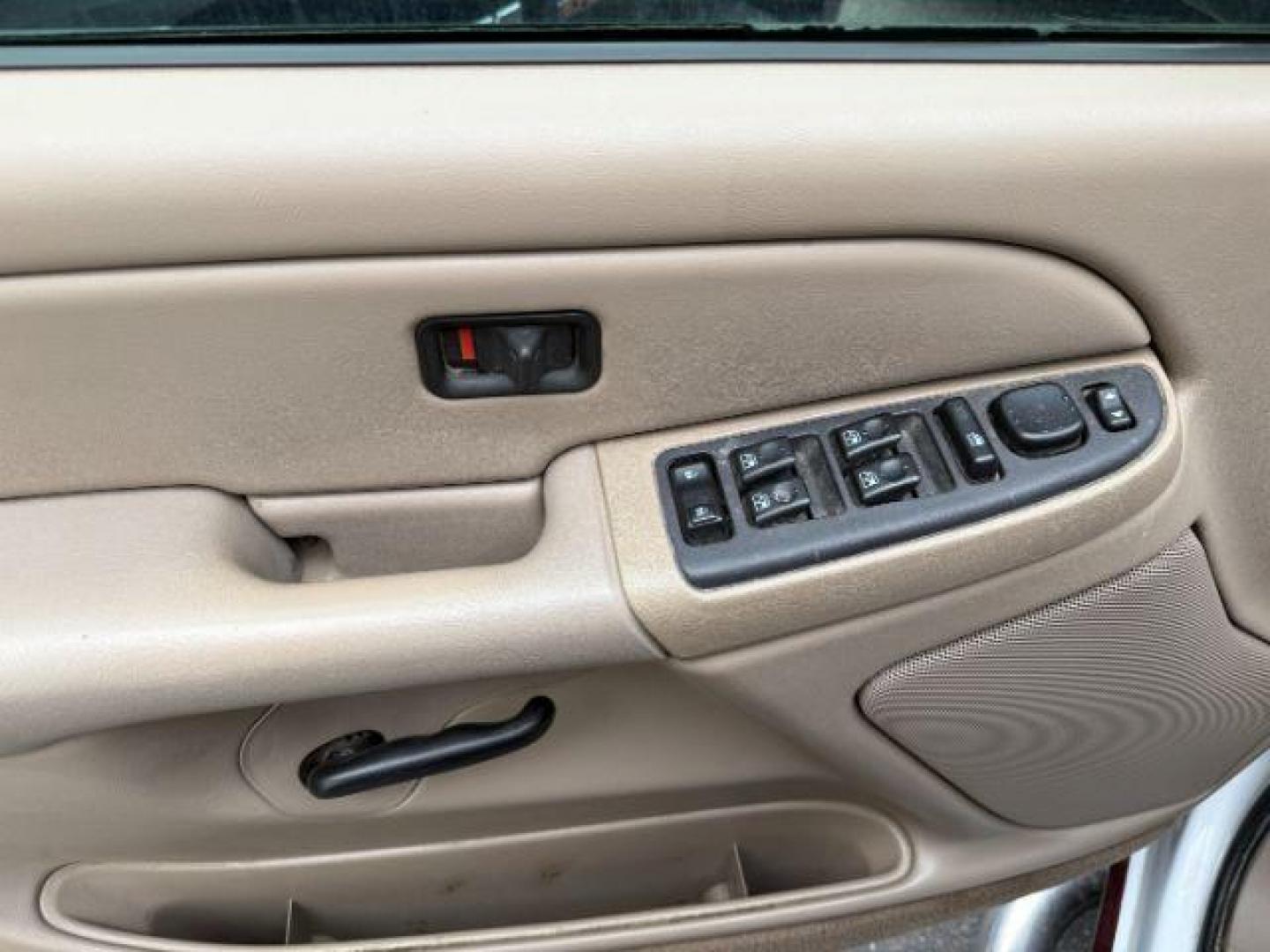 2004 Summit White /Tan Chevrolet Silverado 2500HD LS (1GCHK23144F) with an Duramax 6.6L V-8 diesel direct injection engine, AUTOMATIC transmission, located at 1235 N Woodruff Ave., Idaho Falls, 83401, (208) 523-1053, 43.507172, -112.000488 - At Timberline Auto, finding a great deal on your next vehicle is always easy! Our experienced sales staff's goal is to help find you the right vehicle at the right price! Our knowledgeable finance department has options for almost any credit score. We offer extended service contract options to prote - Photo#8