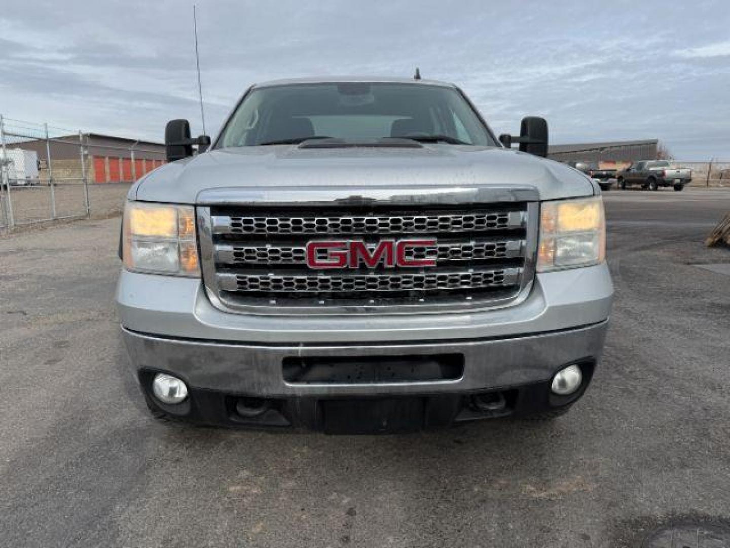 2013 SILVER /Ebony GMC Sierra 2500HD (1GT120CG5DF) with an Vortec 6L V-8 variable valve control engine, Automatic transmission, located at 1175 N Woodruff Ave, Idaho Falls, ID, 83401, 43.506901, -111.999657 - At Timberline Auto, finding a great deal on your next vehicle is always easy! Our experienced sales staff's goal is to help find you the right vehicle at the right price! Our knowledgeable finance department has options for almost any credit score. We offer extended service contract options to prote - Photo#27