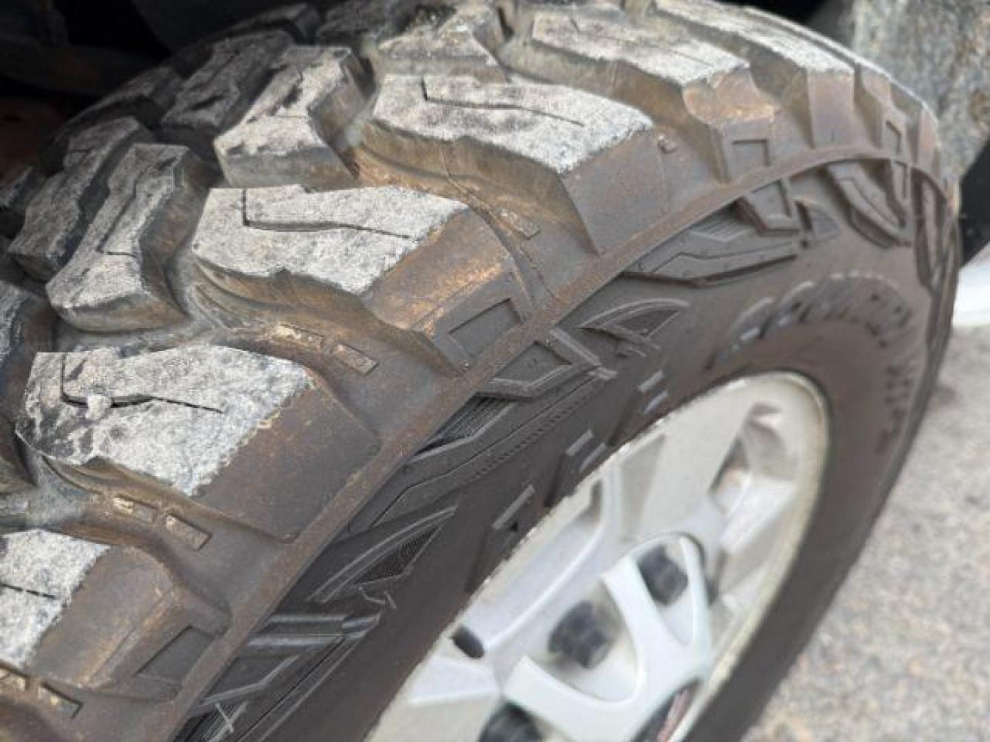 2013 SILVER /Ebony GMC Sierra 2500HD (1GT120CG5DF) with an Vortec 6L V-8 variable valve control engine, Automatic transmission, located at 1175 N Woodruff Ave, Idaho Falls, ID, 83401, 43.506901, -111.999657 - At Timberline Auto, finding a great deal on your next vehicle is always easy! Our experienced sales staff's goal is to help find you the right vehicle at the right price! Our knowledgeable finance department has options for almost any credit score. We offer extended service contract options to prote - Photo#28