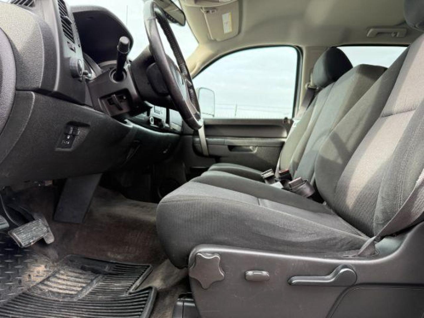 2013 SILVER /Ebony GMC Sierra 2500HD (1GT120CG5DF) with an Vortec 6L V-8 variable valve control engine, Automatic transmission, located at 1175 N Woodruff Ave, Idaho Falls, ID, 83401, 43.506901, -111.999657 - At Timberline Auto, finding a great deal on your next vehicle is always easy! Our experienced sales staff's goal is to help find you the right vehicle at the right price! Our knowledgeable finance department has options for almost any credit score. We offer extended service contract options to prote - Photo#30